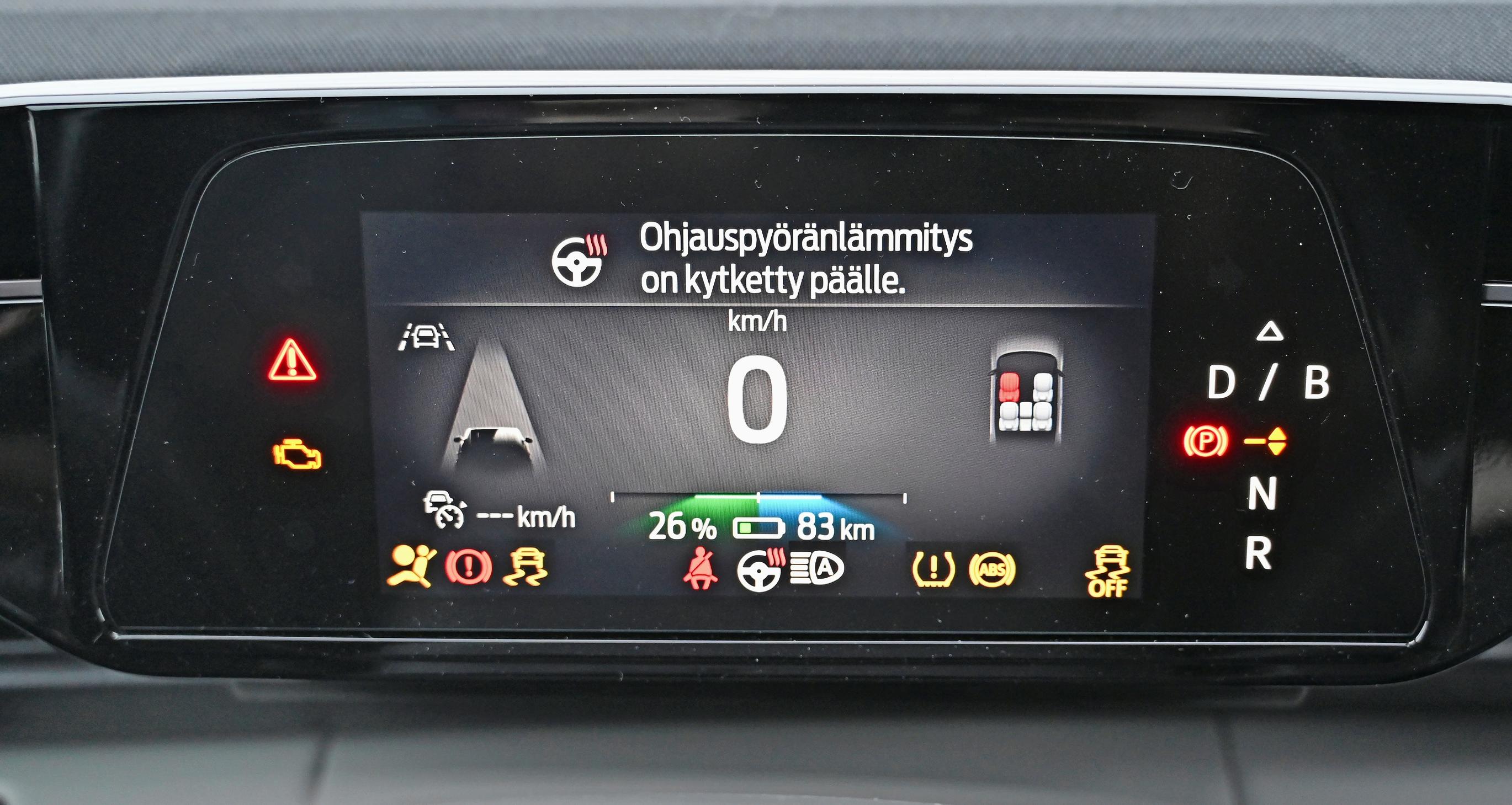Ford Caprin sähkö-Volkswageneista tuttu mittarinäyttö sisältää paljon infoa.