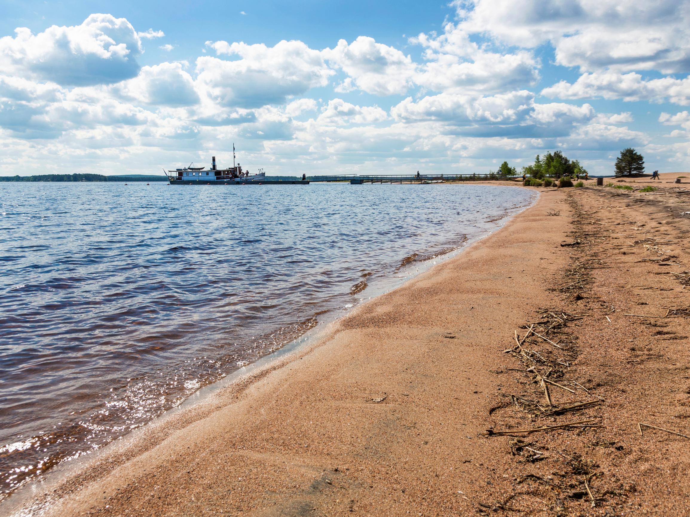 Ollaanko nyt Kainuussa vai Kroatiassa? Tämä hämmästyttävä paikka Oulujärvellä saa turistit huokailemaan ja puhumaan paratiisista