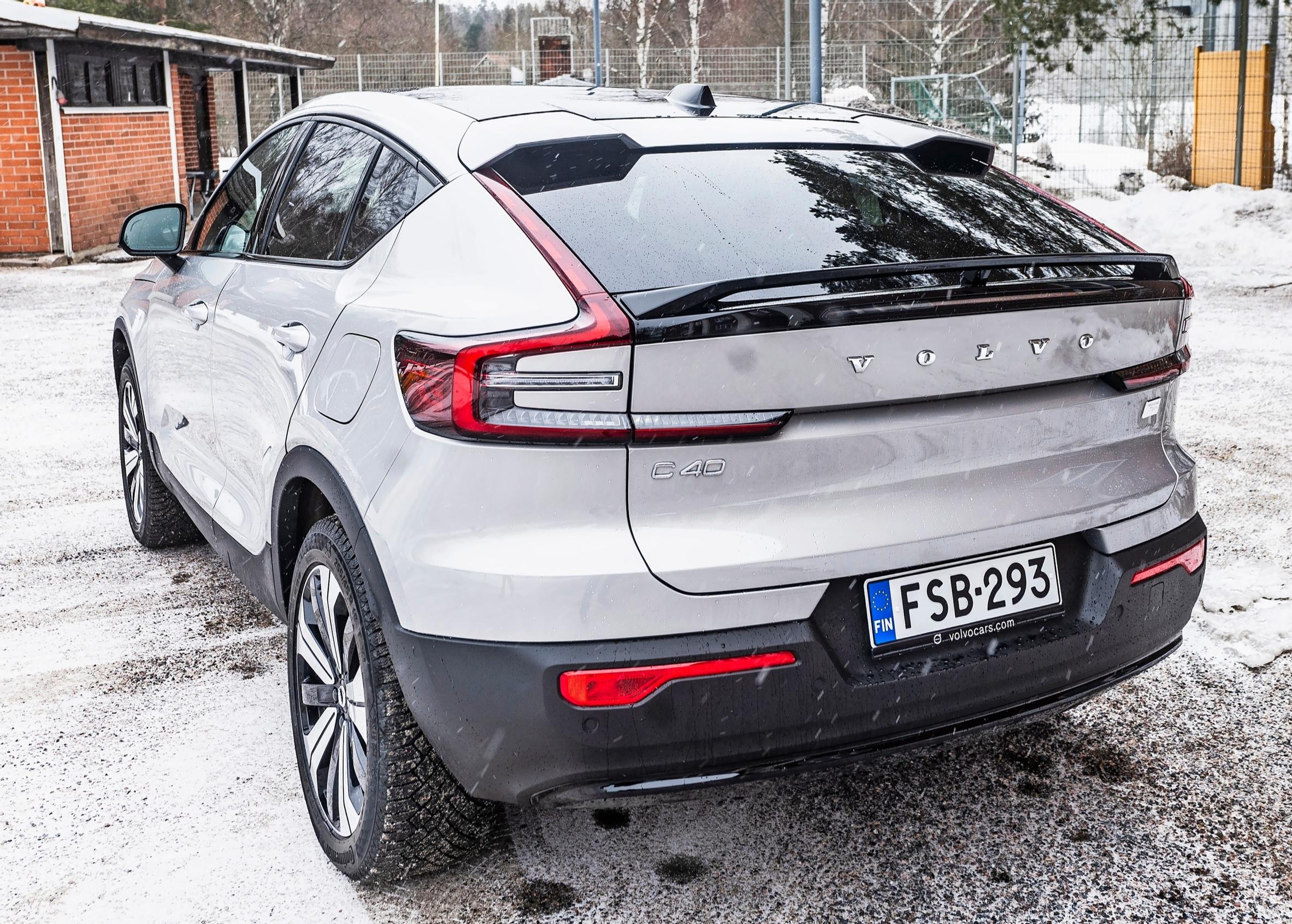 Uusi Volvo EC40 onkin päivitetty C40 ja paljon parempi kuin EX30