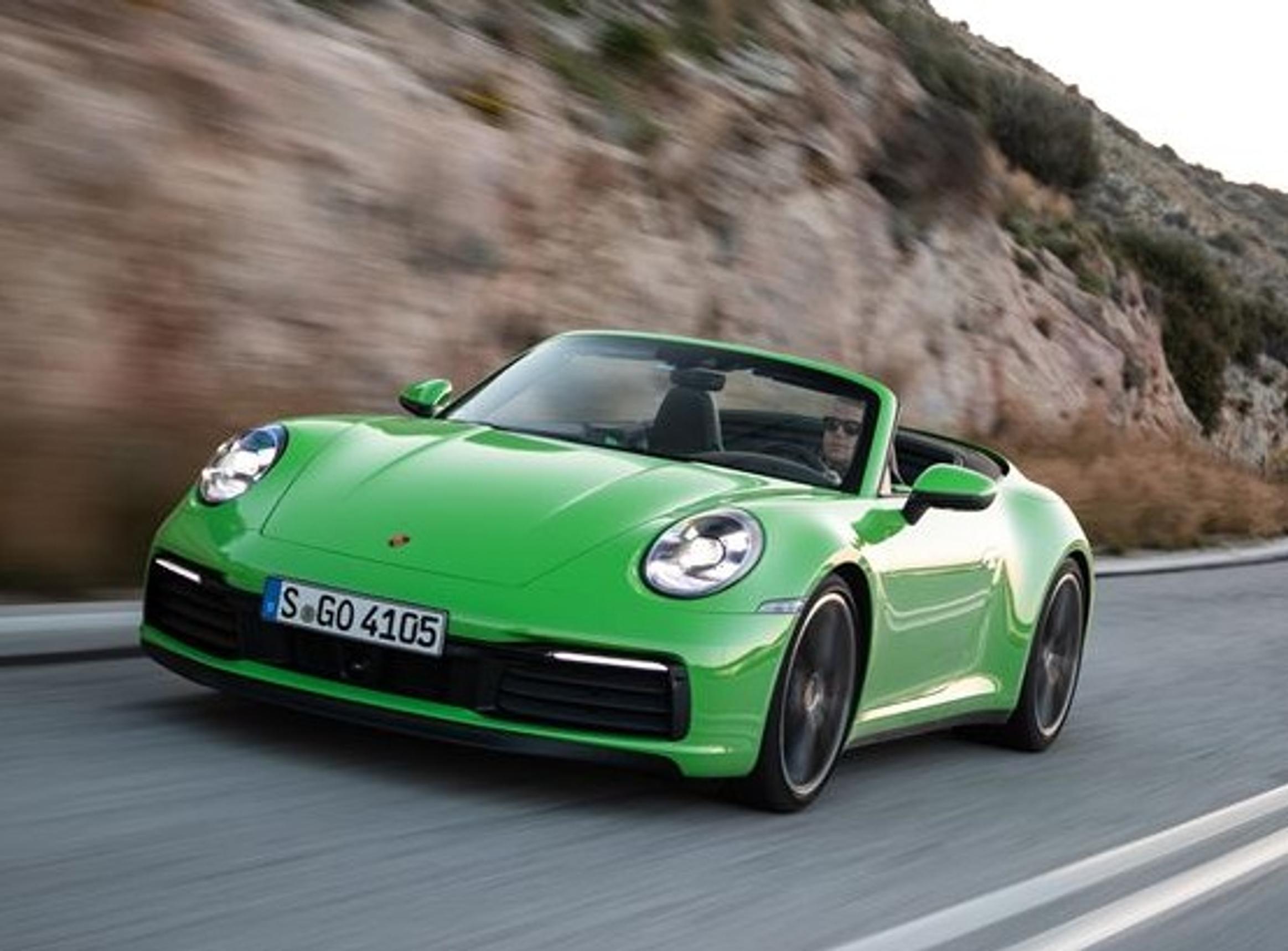 Katso kuvat: Porsche hehkuttaa uutuusmallinsa uutta kattorakennetta - hinta Suomessa yli 200 000 euroa