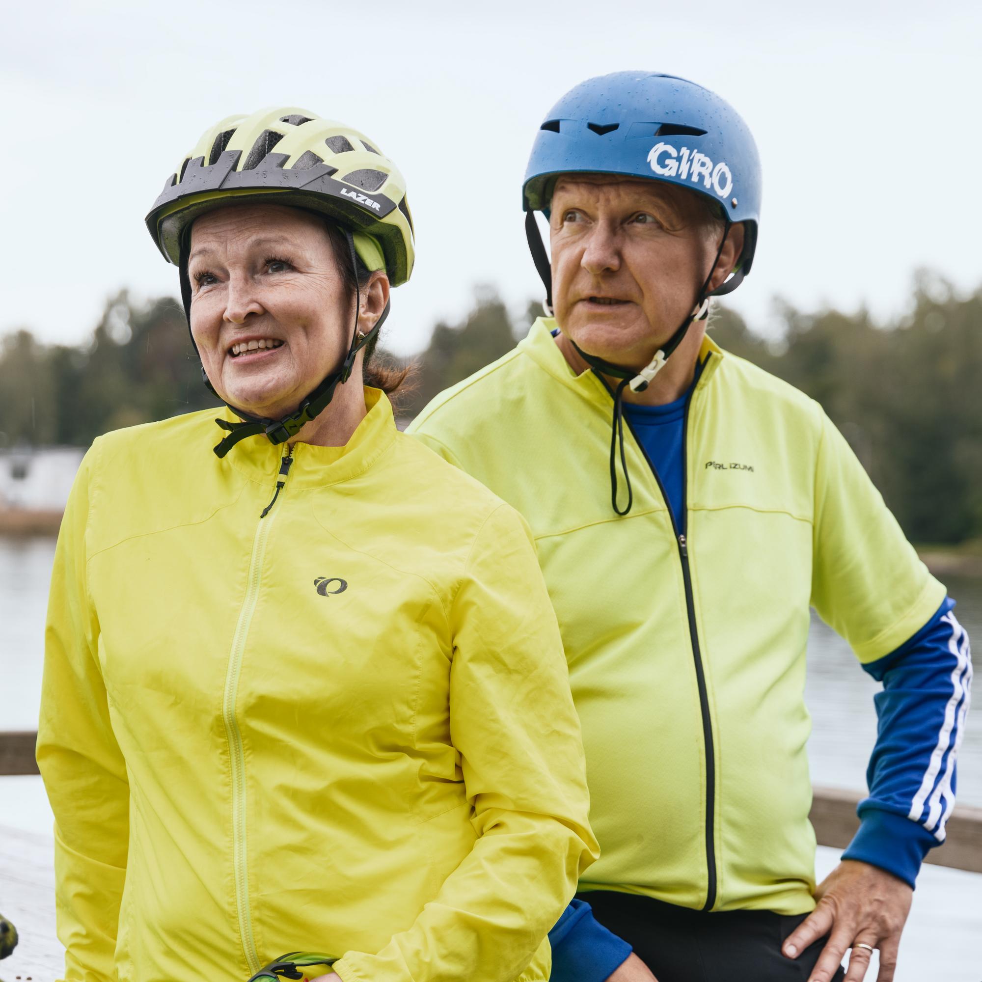 Olli Rehnille Suomi on Stadi plus bönde – Hän oppi jo lapsena perheen autotarvikeyrityksessä, että kaikkia katsotaan samalta silmien tasolta
