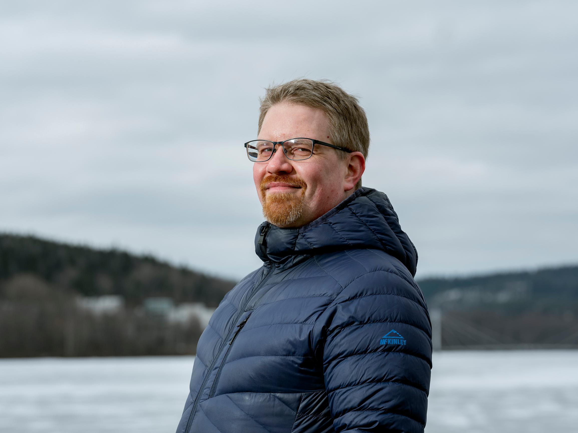 Sijaisperheen isä kertoo, mikä monia huonoille teille joutuneita nuoria yhdistää – ja mikä ongelmatilanteissa auttaa parhaiten