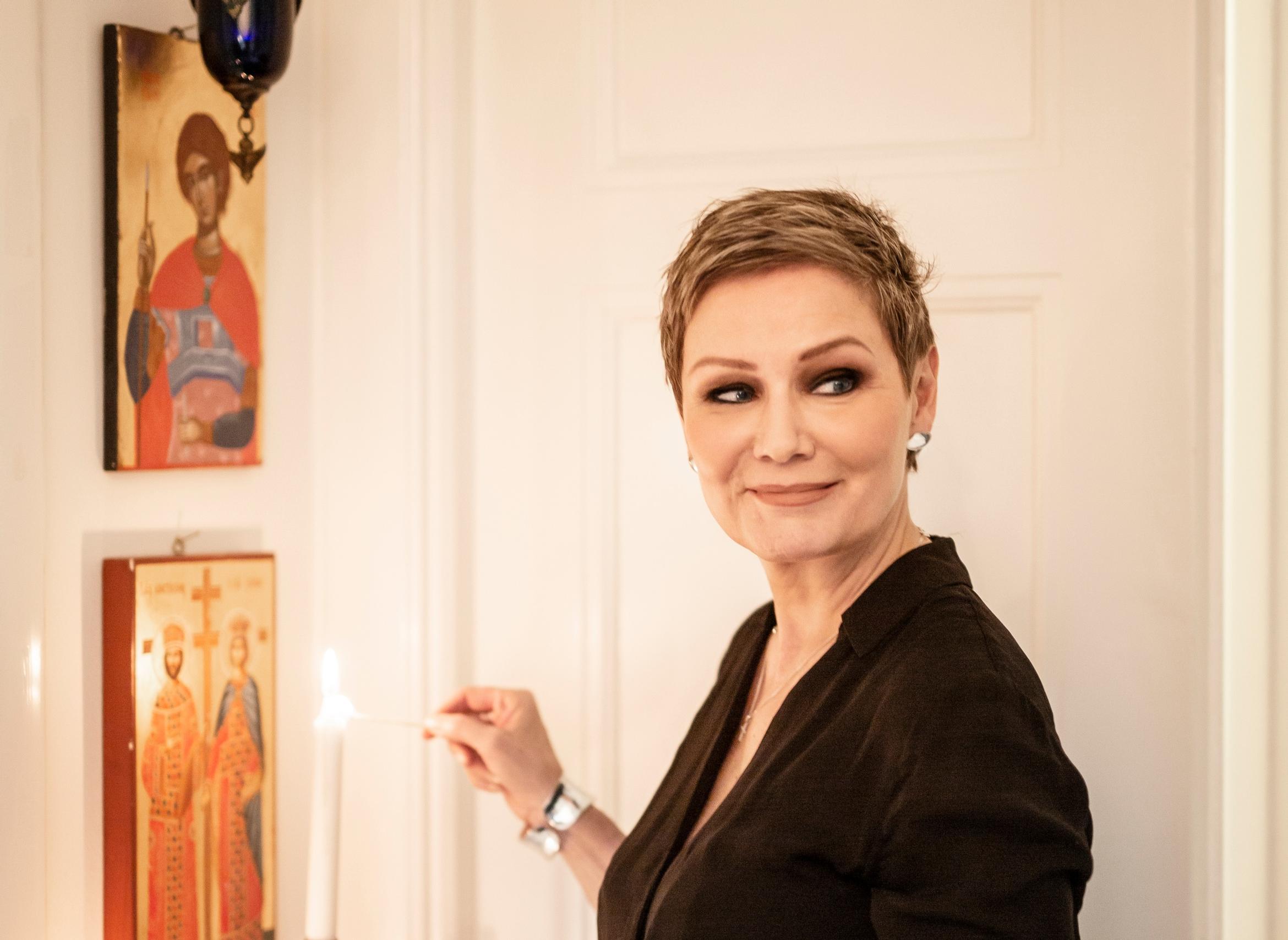 Eija-Riitta Korhola oli kuolla allergiakohtaukseen: ei päässyt asunnosta ulos