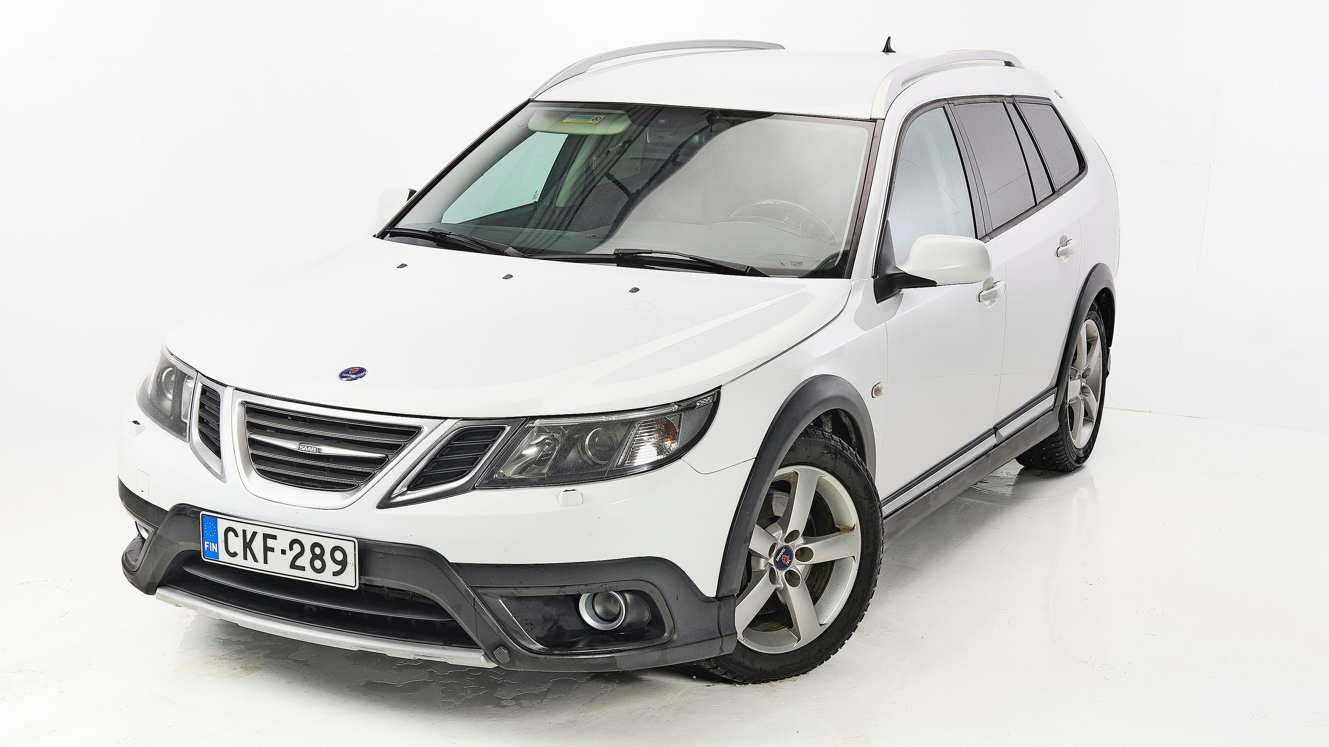 Saab 9-3X Sport Combi vm. 2010 – Lajinsa viimeinen – Näin monella tavalla Saab oli aikaansa edellä