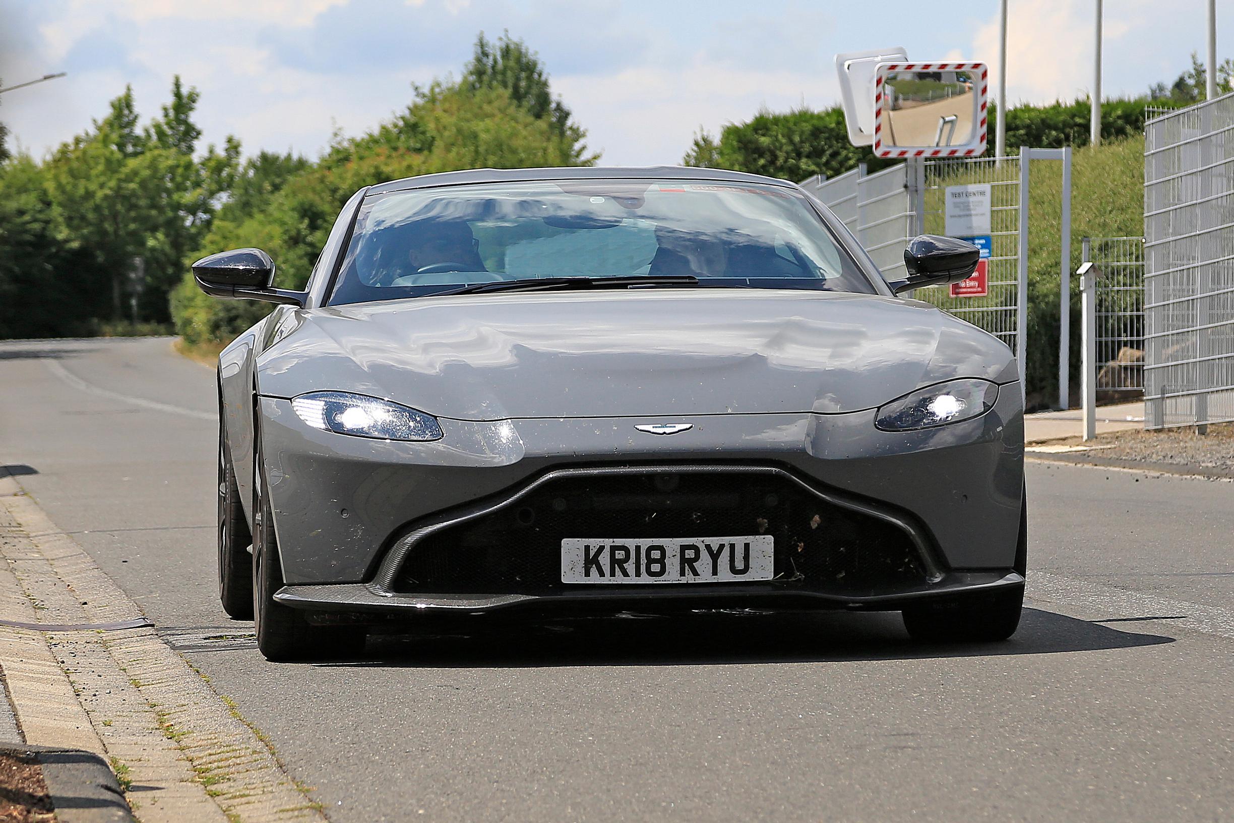 Salakuvissa Aston Martin Vantage S