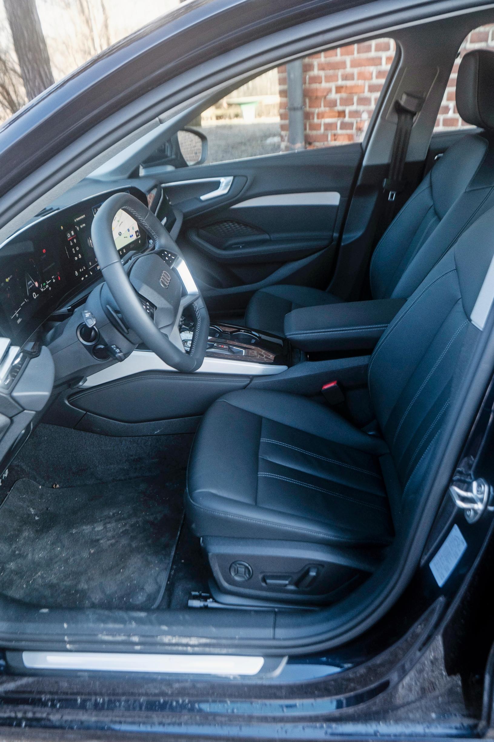 Audi A5:ssa kuljettaja on kuningas. Eikä vierustoverillakaan ole mitään valittamista.