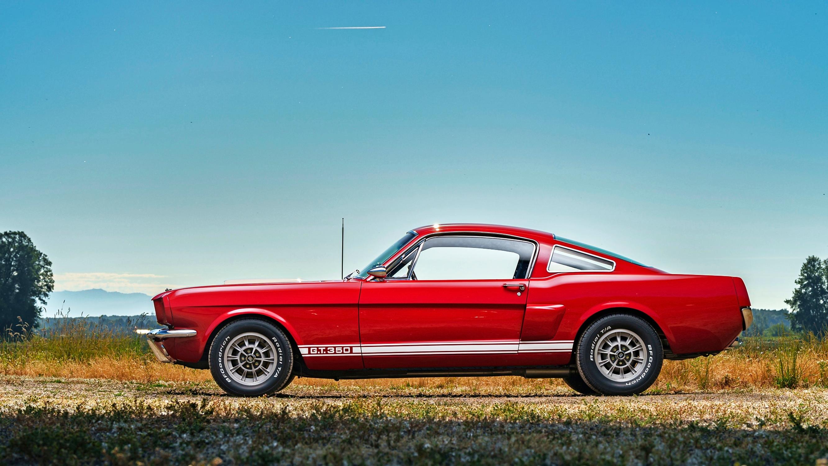 Ford Mustang on ikoninen jenkkiauto ja vähän samaa sarjaa kuin klassinen Bemari. Kun peräluisto alkaa, se ei lopu koskaan. Trumpin valinta.