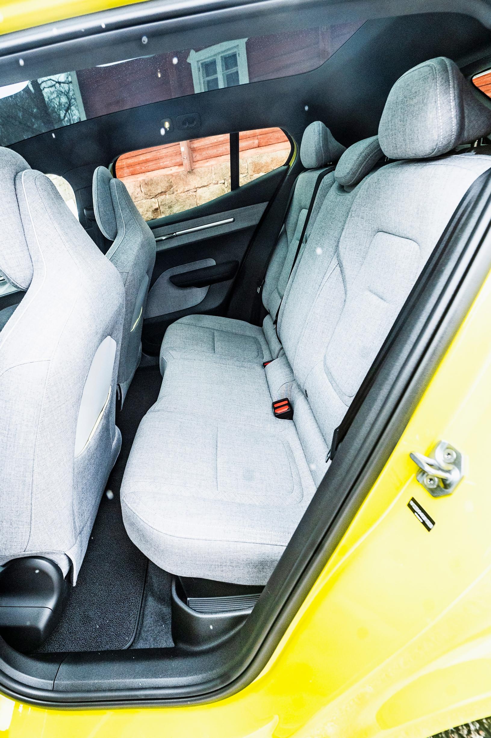 Volvo EX30:n taakse kaivattaisiin ainakin 10 senttiä lisää polvitilaa.