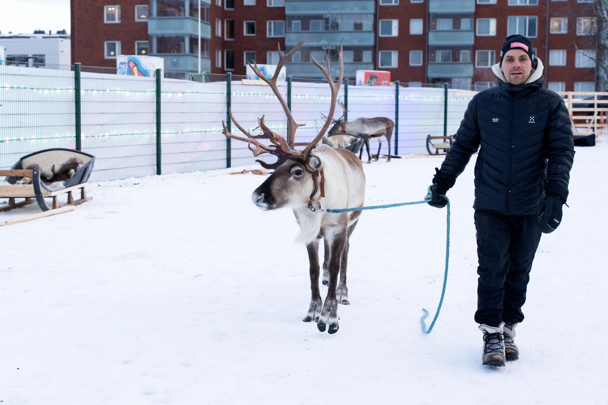 Pekkalan mukaan kaupungin ei pidä kiristää lyhytvuokrauksen ehtoja. Hän sanoo, että majoittajat ovat suunnitelleet majoitussulkua vastavedoksi.