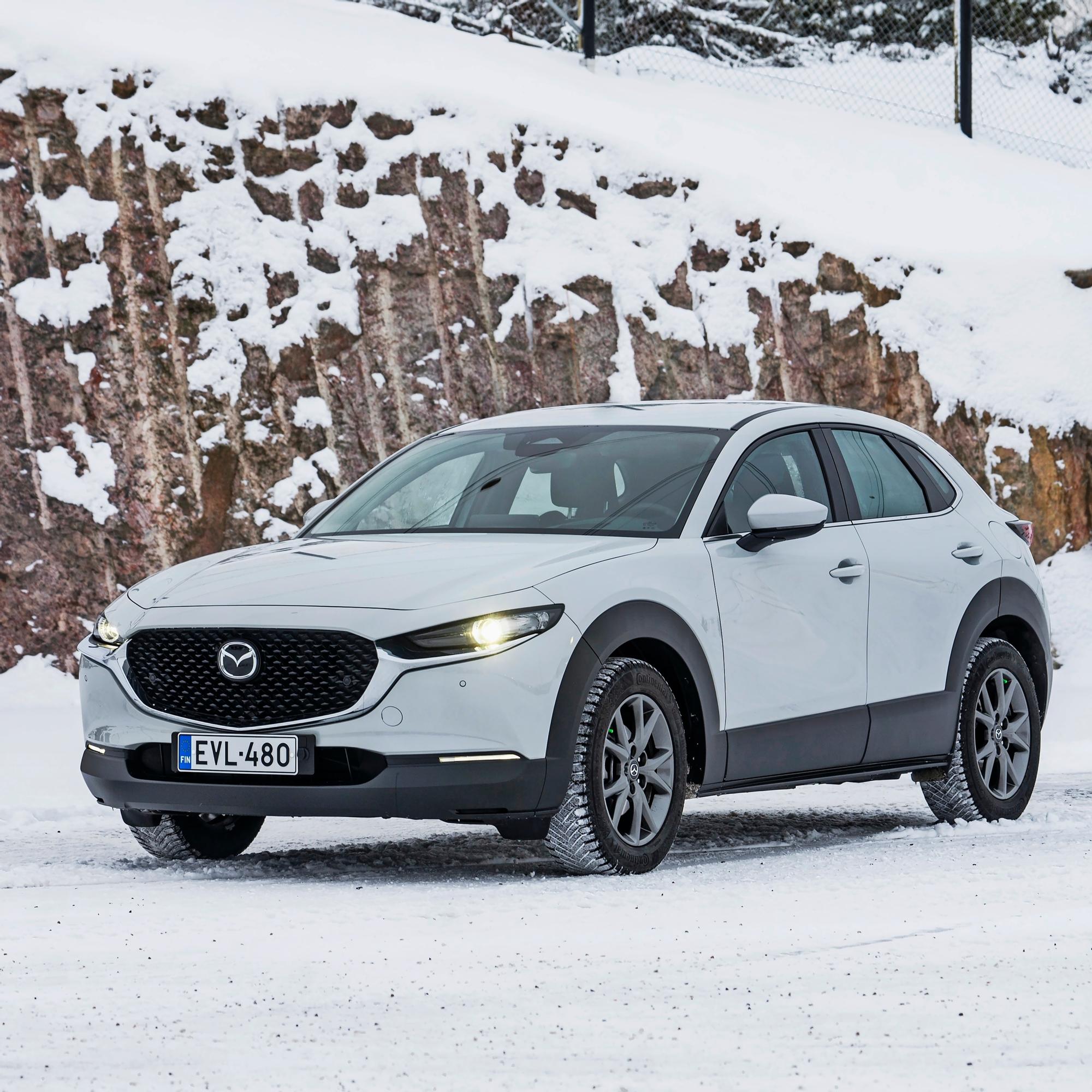 Mazda CX-30 isolla koneella – Katumaasturi kulkee nyt 2,5-litraisen moottorin voimin – bensaa ei pala liikaa