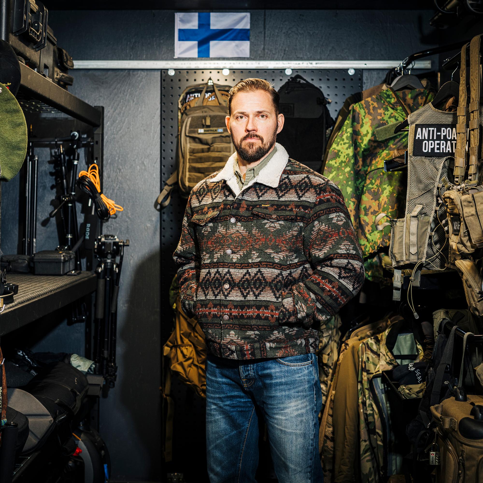 Jere Hietala taistelee salametsästäjiä vastaan Afrikassa – Kotioloissa hän on varautuja, joka selviäisi kuukausia ilman sähköjä