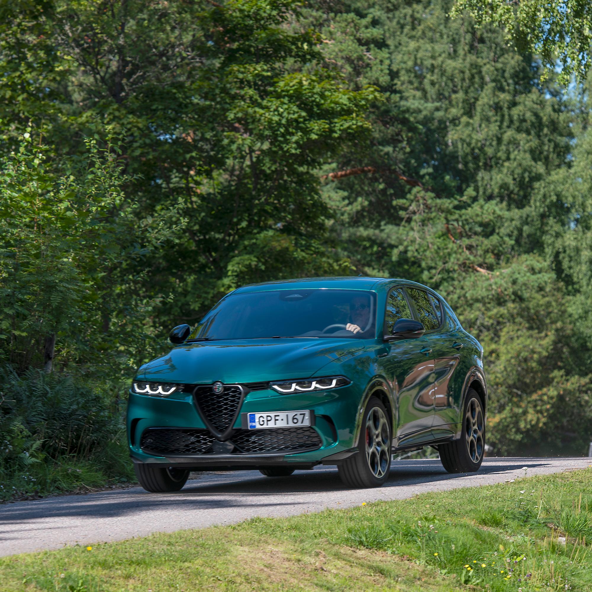 Alfa Romeon vihreä siirtymä tarjoaa laimeaa suorituskykyä ja alle neljän tähden menopelin