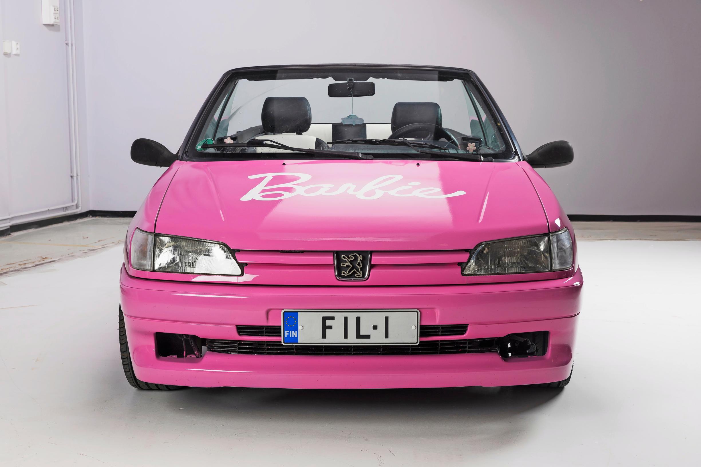 Barbie-auto Peugeot 306:n ensimmäinen sukupolvi oli tuotannossa vuoteen 1997 asti.