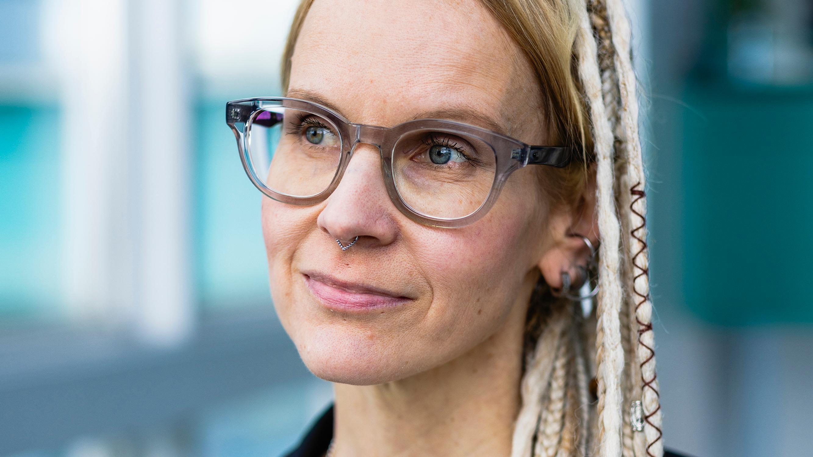 Hanna Hakulinen ajatteli aina, että kunnianhimoisen uran voi yhdistää suureen perheeseen – ”Alusta asti on vahvistettava tyttöjen uskoa siihen, että he pystyvät”
