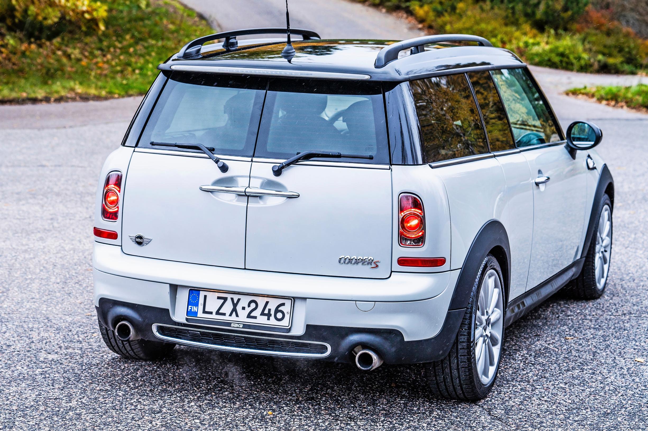 Käytetty Mini Cooper Clubman vm. 2013: Tavaratilaan pääsee pariovien kautta.