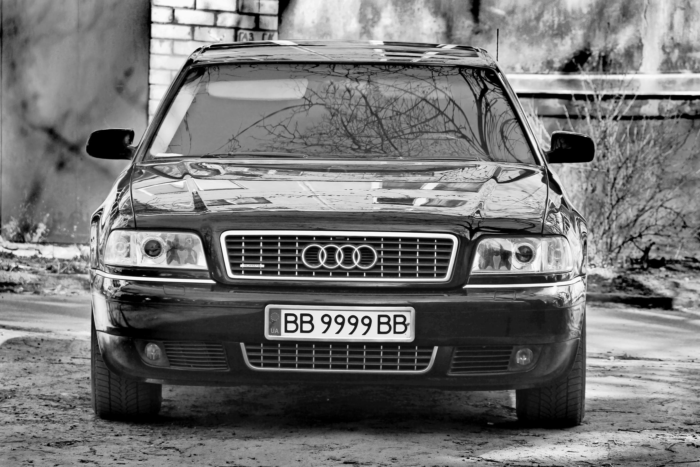 Audi A8:ssa käytettiin erikoista tekniikkaa, sillä auton kori oli kokonaan alumiinia.