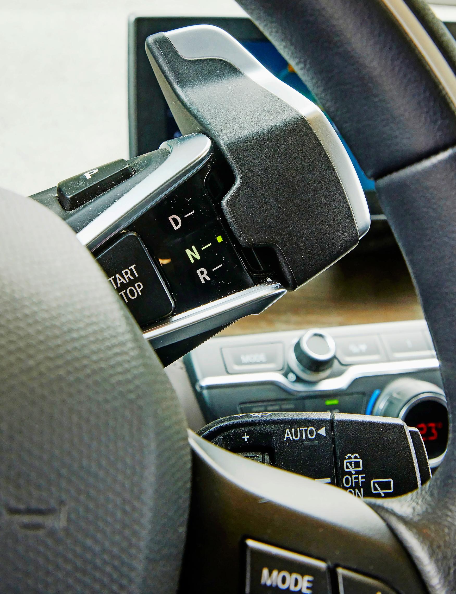 BMW i3s:n ajosuunnan valitsin, josta esimerkiksi VW on sittemmin ottanut mallia ID-malleihinsa.