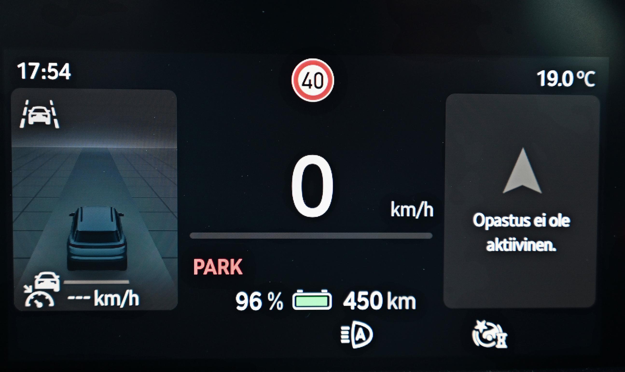 Skoda Elroq 85 Stylen selkeä digimittaristo on vakiovaruste. Näyttö on jonkin verran muokattavissa omien mieltymysten mukaan.
