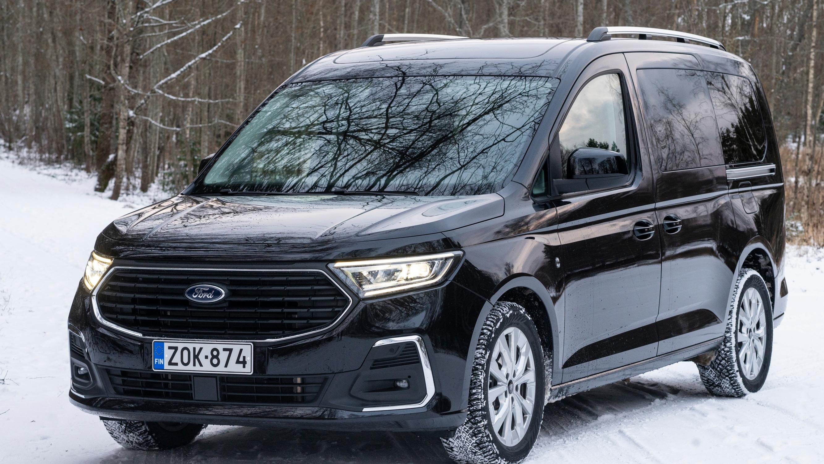 Ford Tourneo Grand Connect Titanium 2.0 EcoBlue – Kun koko ja tilavuus ratkaisee