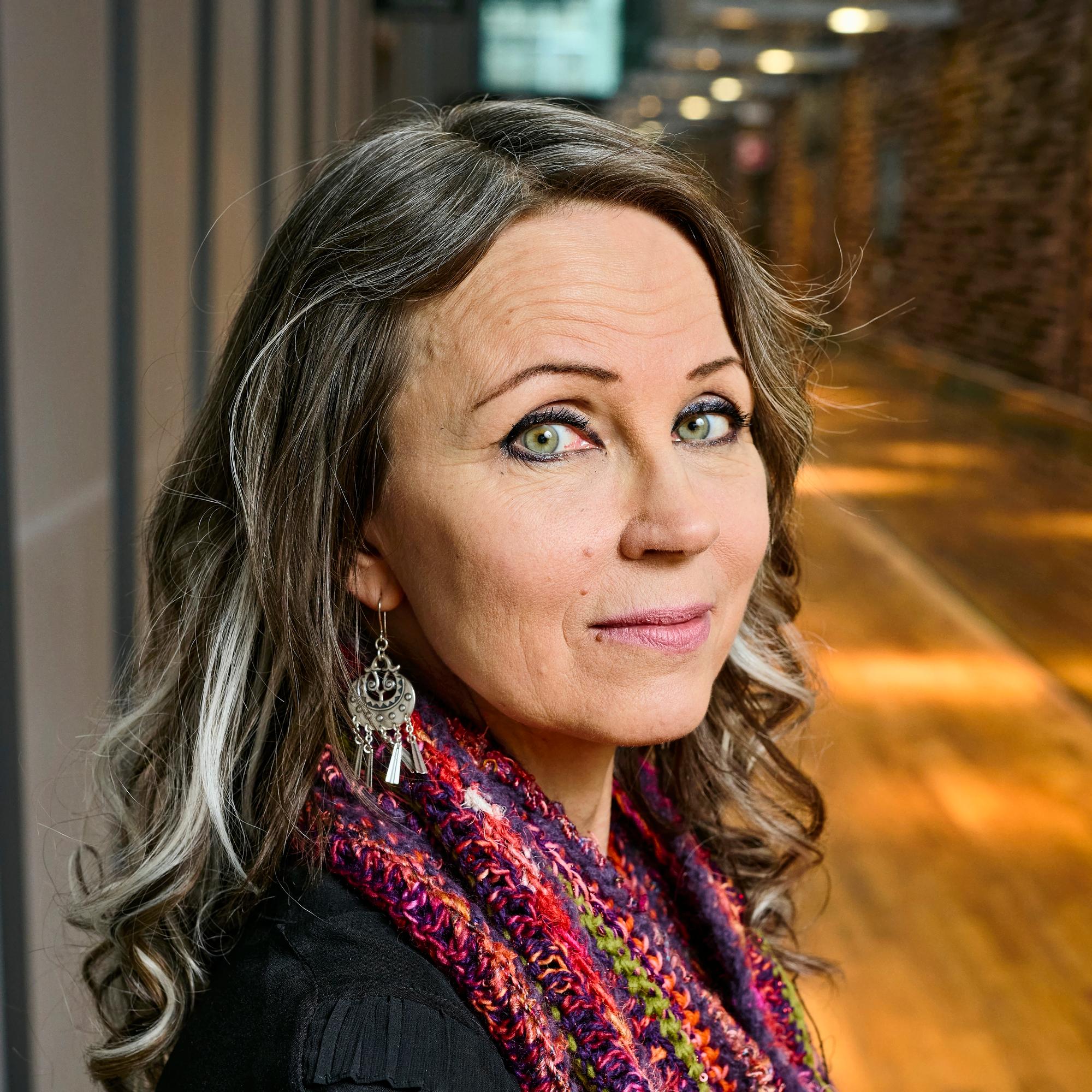 Katariina Sourista on mahtavaa, kun estrogeeni vähenee: ”Vaihdevuosien jälkeen nainen on kova luu”