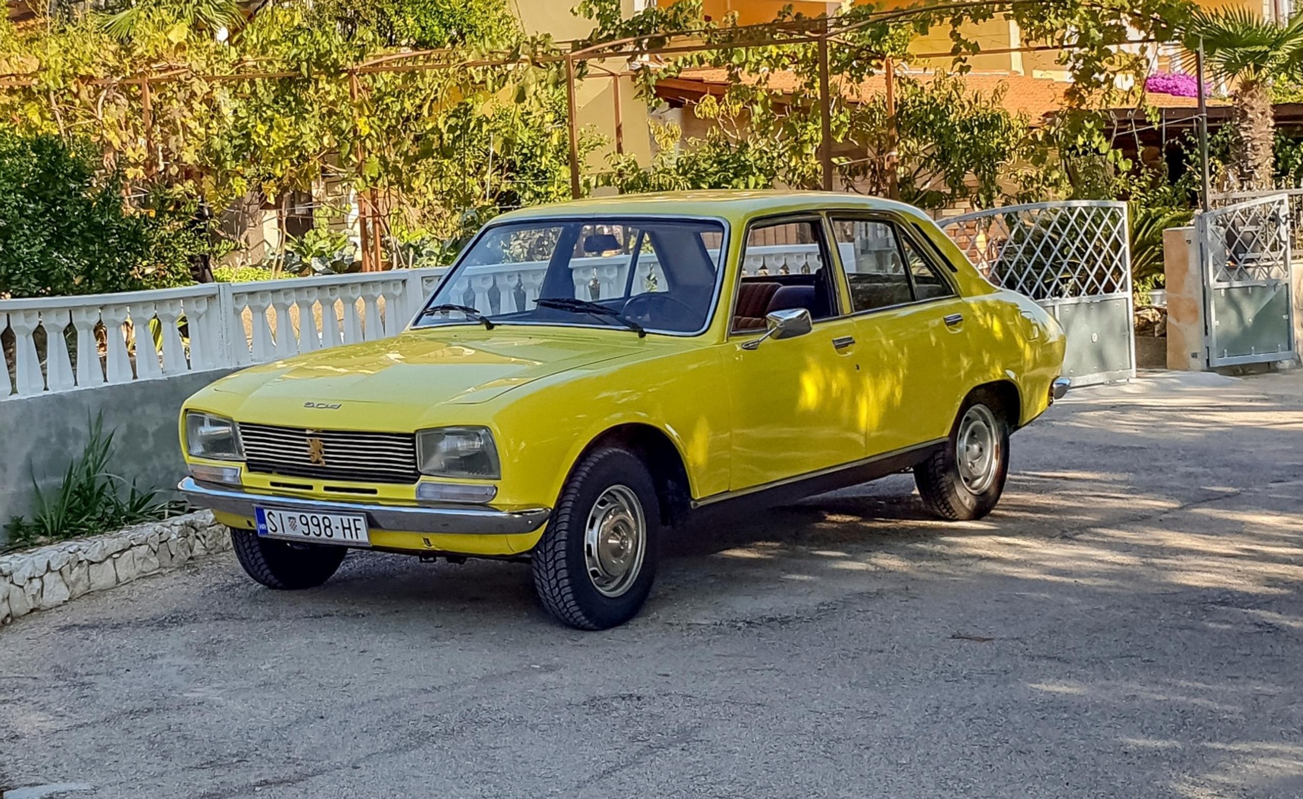 Peugeot 504 on yksi tyylikkäimmistä Peugeoteista ikinä. Raudanlujaa laatua 50 vuoden takaa. Jos ette usko, menkää Pohjois-Afrikkaan. Siellä näitä näkee yhä.