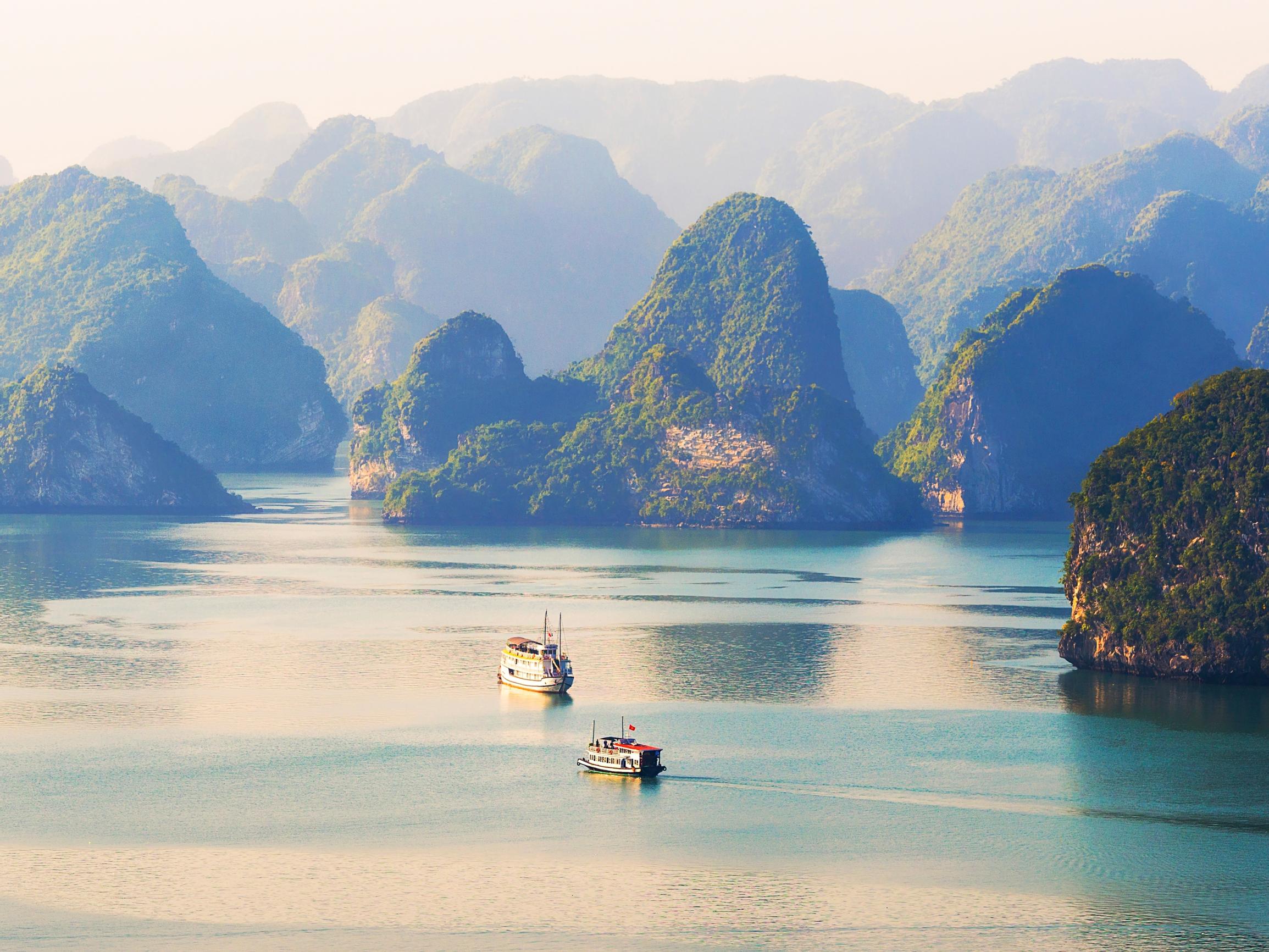 Vietnamin vilkas Hanoi ja suloinen Halonginlahti: yhdistä lomaan kaksi kiinnostavaa kohdetta