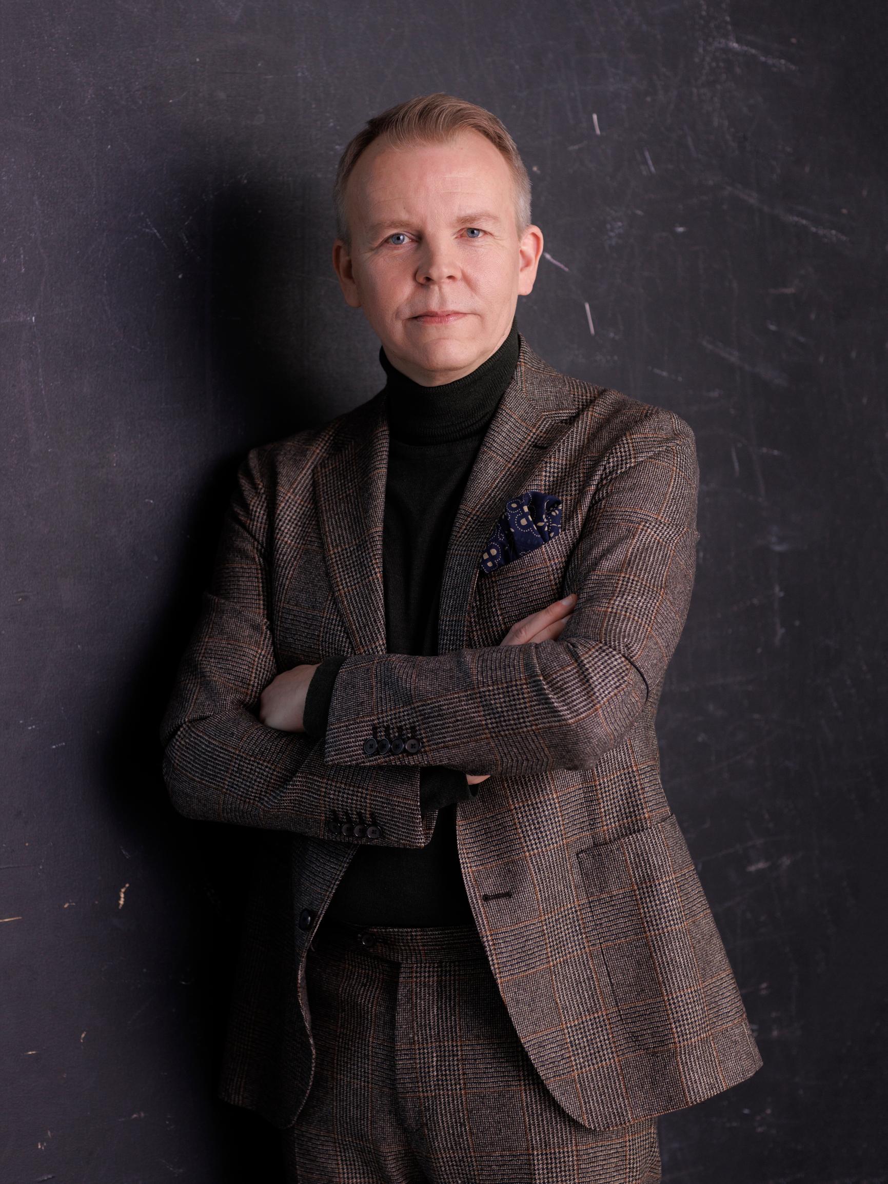 Lisää istumapaikkoja, aurinkosuojaa, katsojakorokkeita ja ruuhkatonta jonotusta – johan on kumma, kun eläkeläisten raha ei kelpaa festareille!