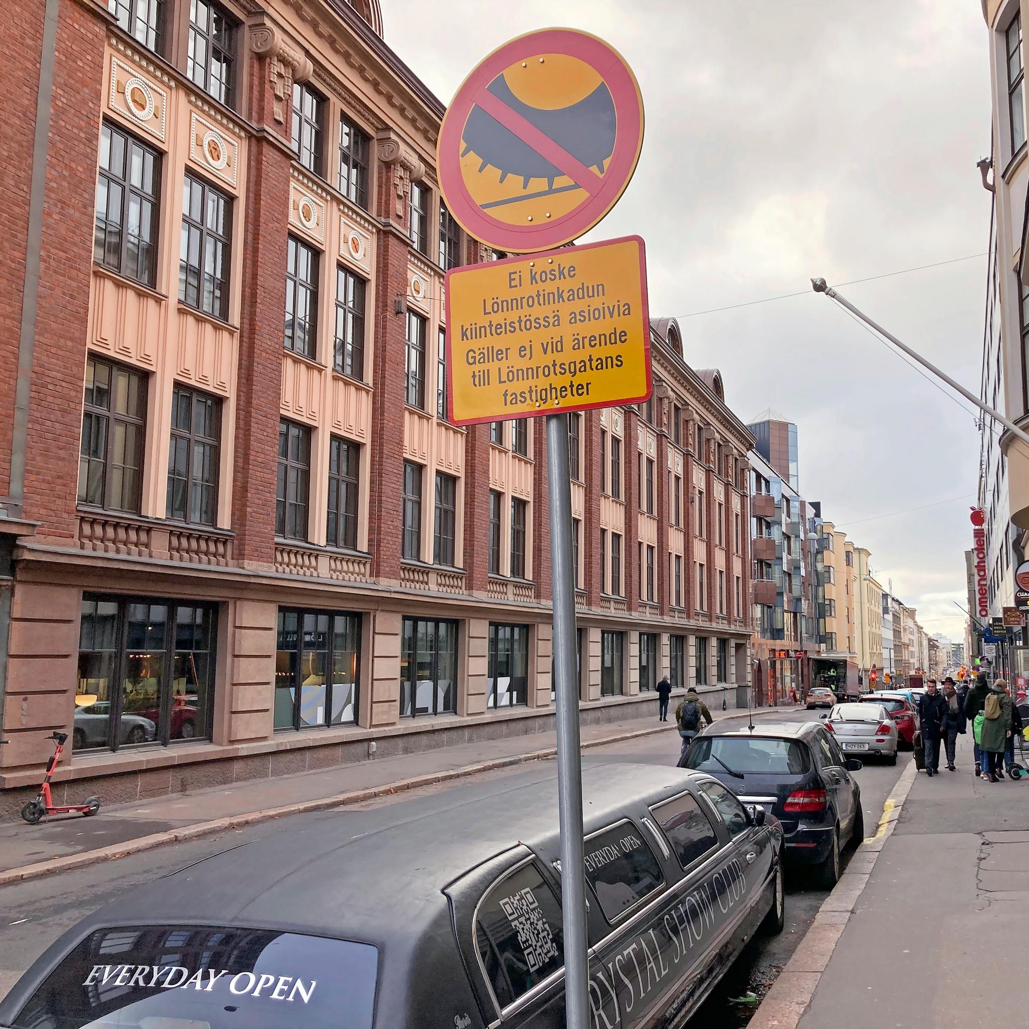 Helsingin nastarengaskiellon valvonta on haastavaa – Näyttääkö siltä, että Helsingissä olisi alettu käyttämään enemmän kitkarenkaita?