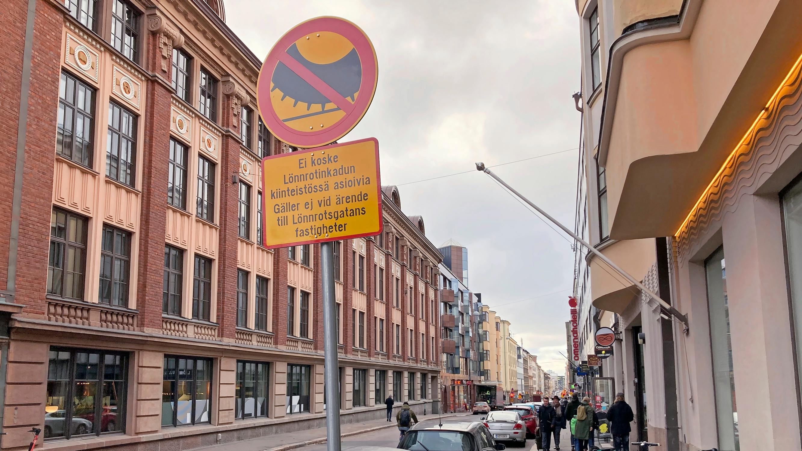 Helsingin nastarengaskiellon valvonta on haastavaa – Näyttääkö siltä, että Helsingissä olisi alettu käyttämään enemmän kitkarenkaita?