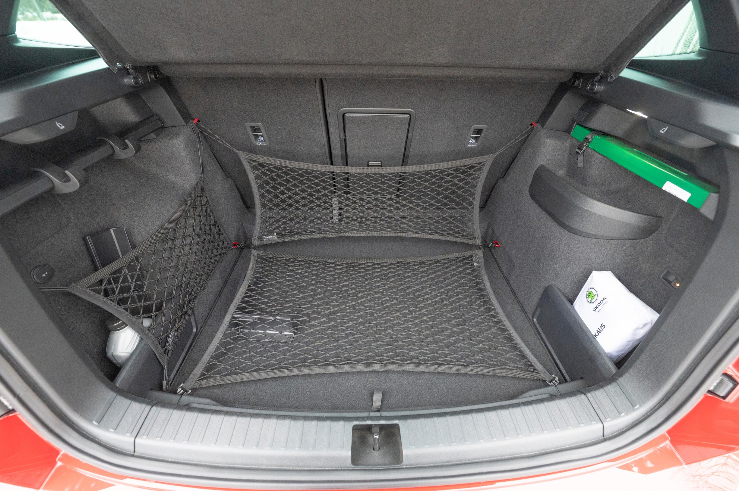Skoda Karoq 1.5 TSI SportLine DSG tavaratila