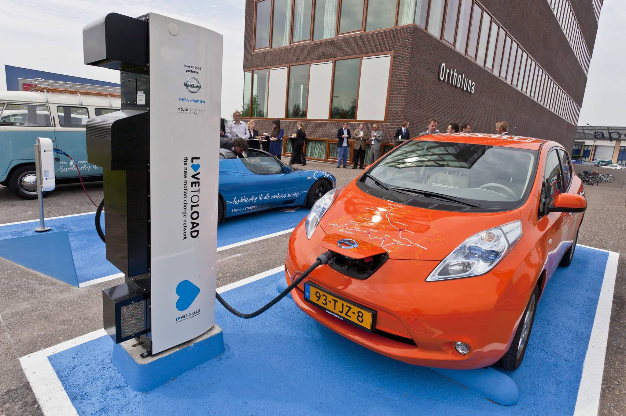How Many Miles Can An Electric Car Go 