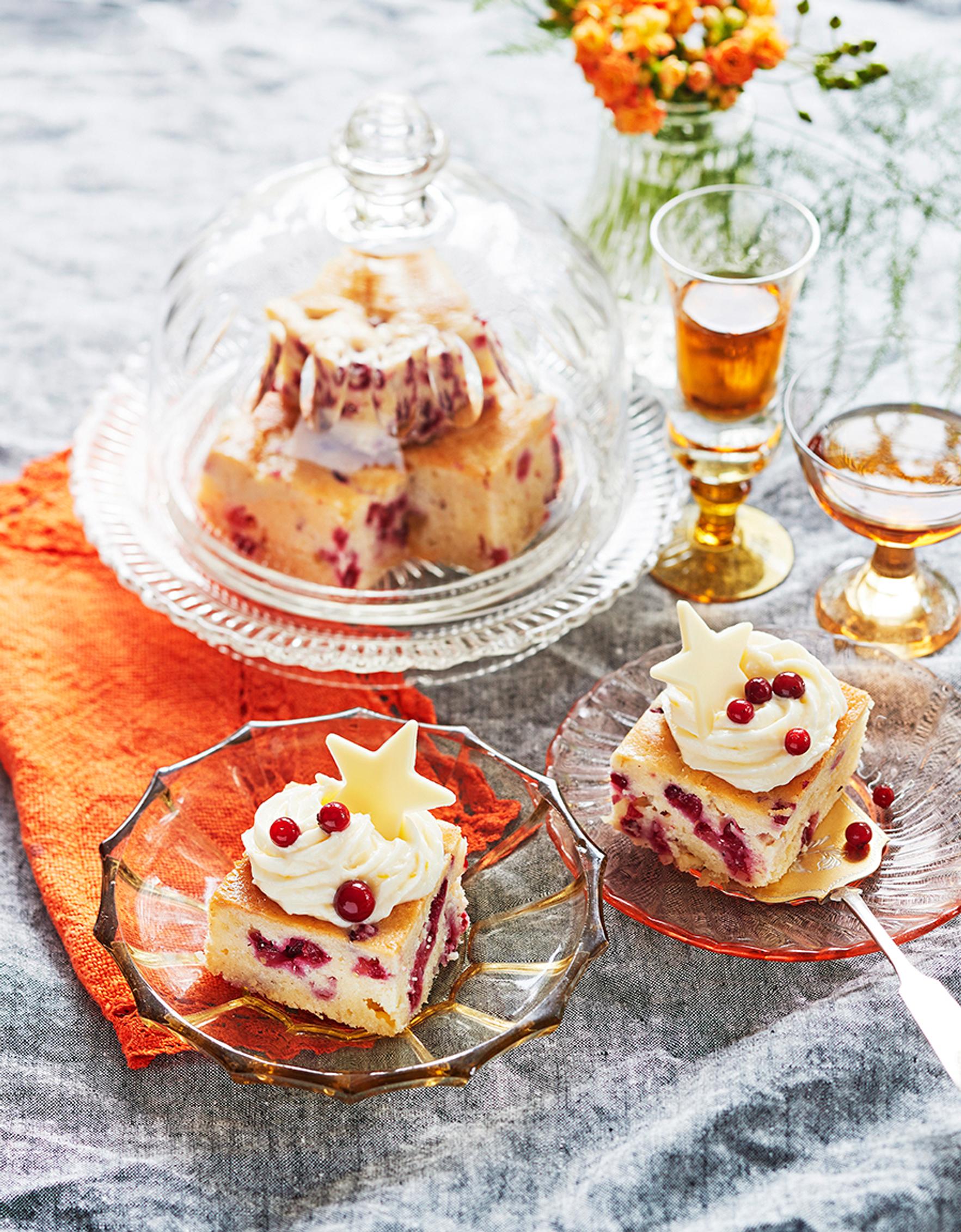 Paula Norosen valkosuklaa-puolukkapalat