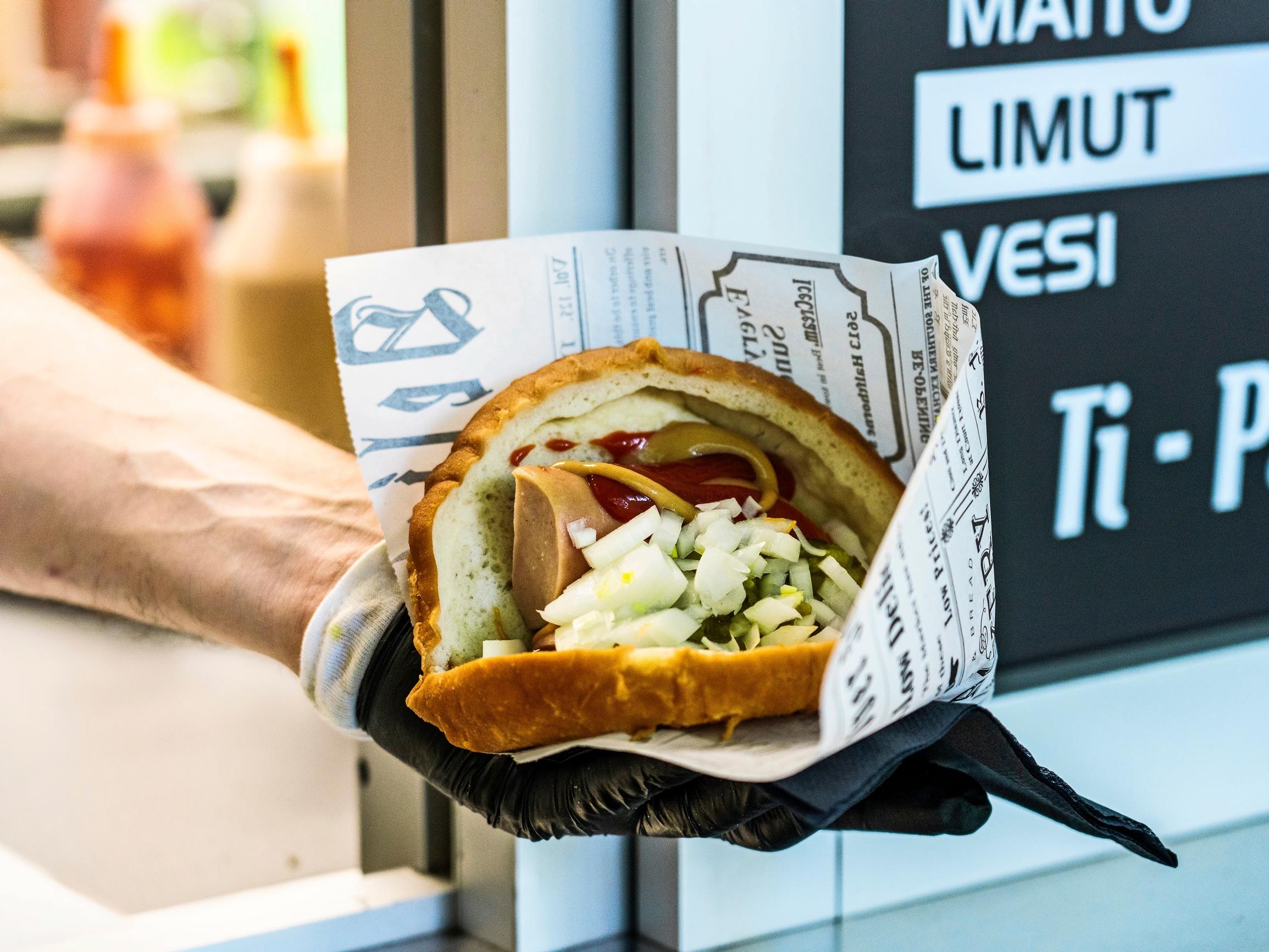 Kun hämeenlinnalaisilta kysyttiin, mitä he tarjoaisivat turistille syötäväksi, 12,8 prosenttia vastaajista mainitsi legendaarisen hotsin