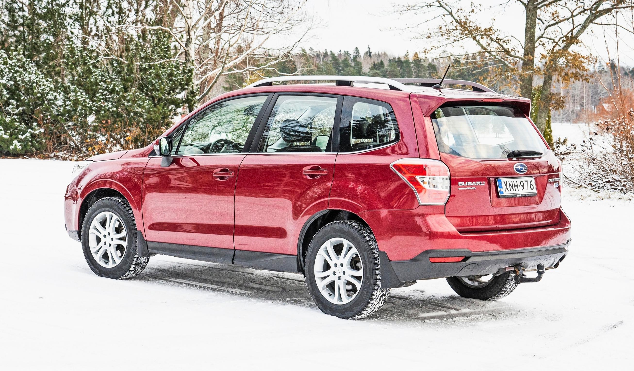 Käytetty Subaru Forester vuosimallia 2015 on dieselin voimin kulkeva erikoistapaus. Jos haluaa taloudellisen jokasään menijän, tässä olisi hyvä ehdokas.