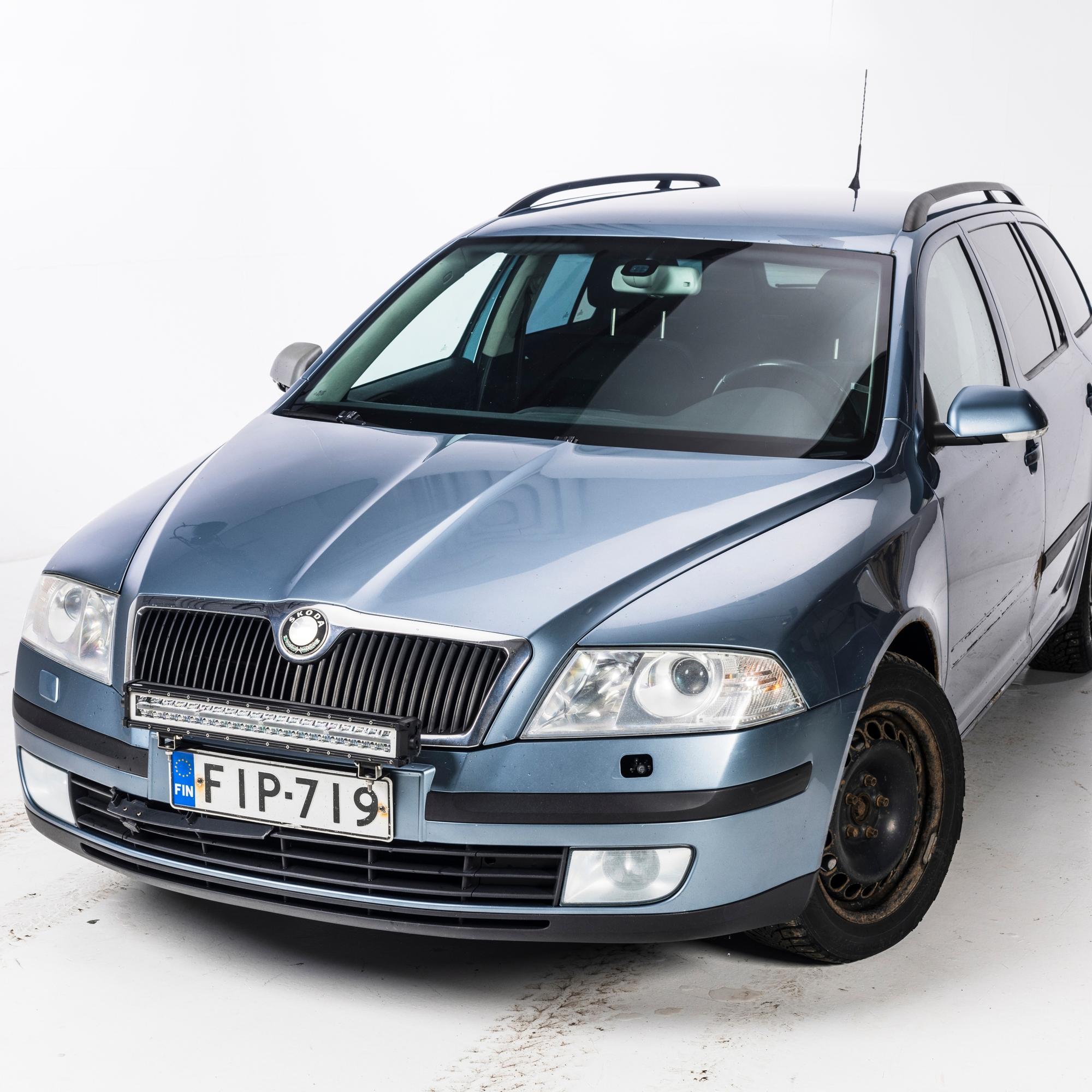 Skoda Octavia Combi  – Yli 600 000 km elämän myötä- ja vastamäessä – ”Olen tehnyt Skodan kanssa sopimuksen, että se palvelee meitä hamaan loppuunsa saakka”