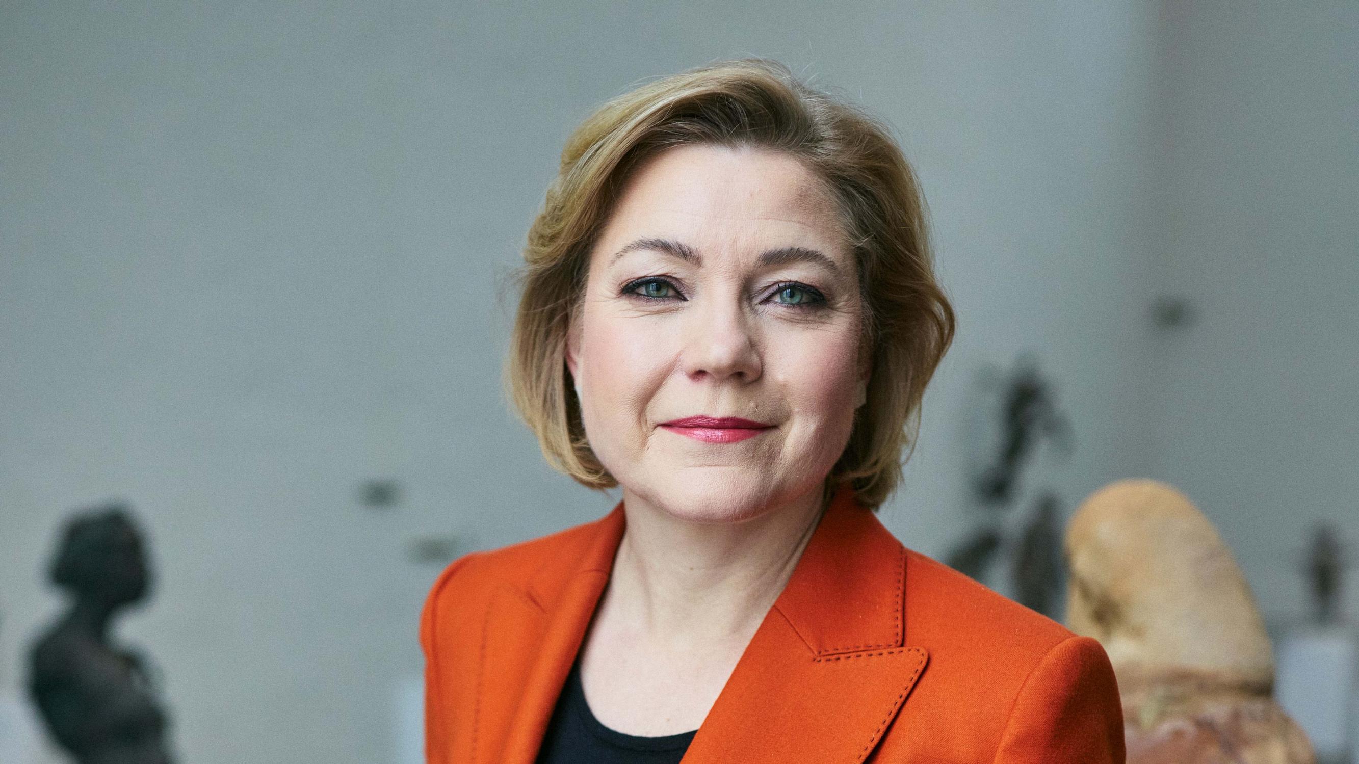 Henna Virkkunen hyppäsi helikopterista ja loukkaantui – Se on jättänyt jäljet: ”Näytän entistäkin jäykemmältä”