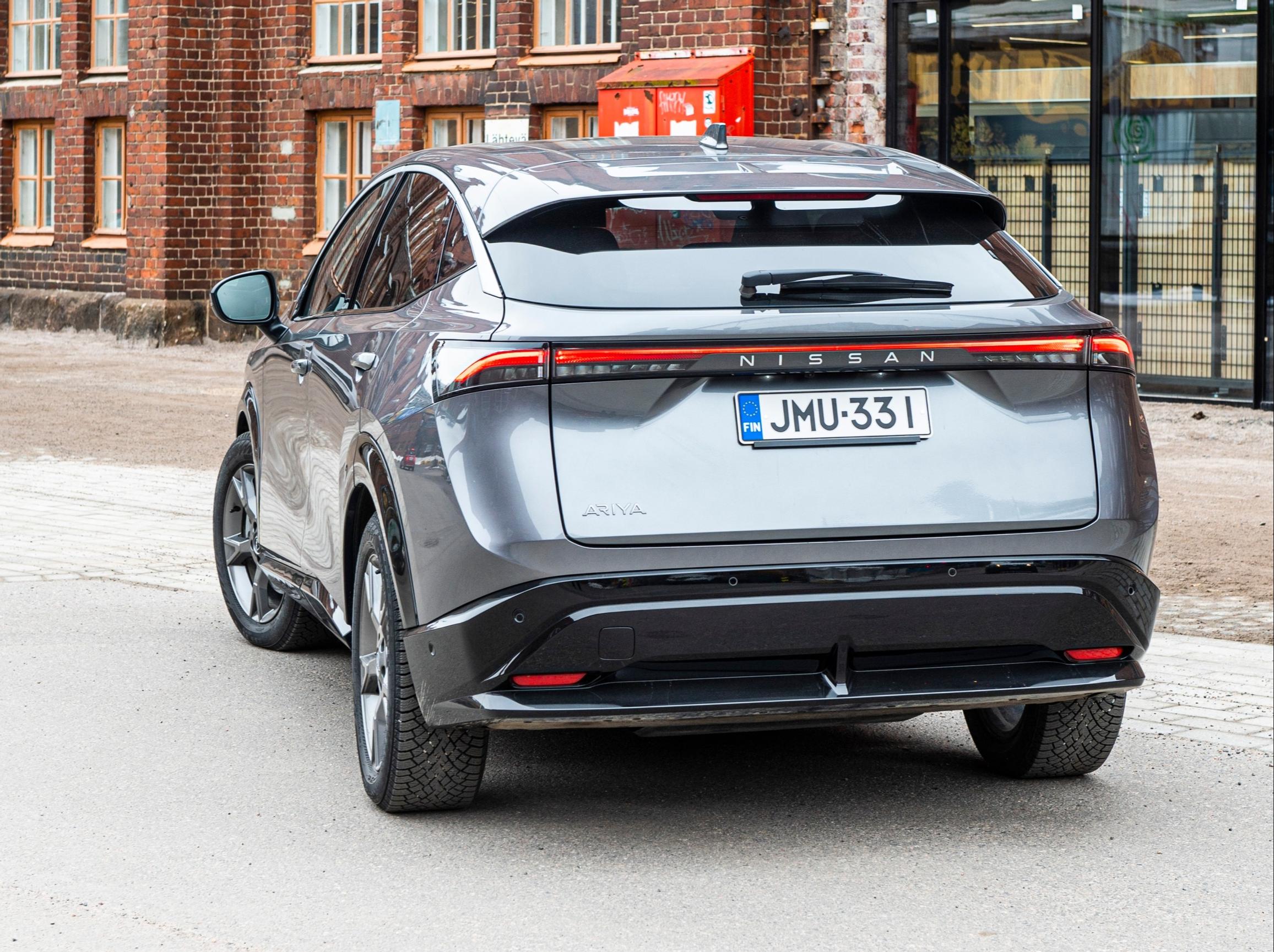 Nissan Ariya 87 kWh FWD Evolven suurin vetomassa on 750 kiloa.