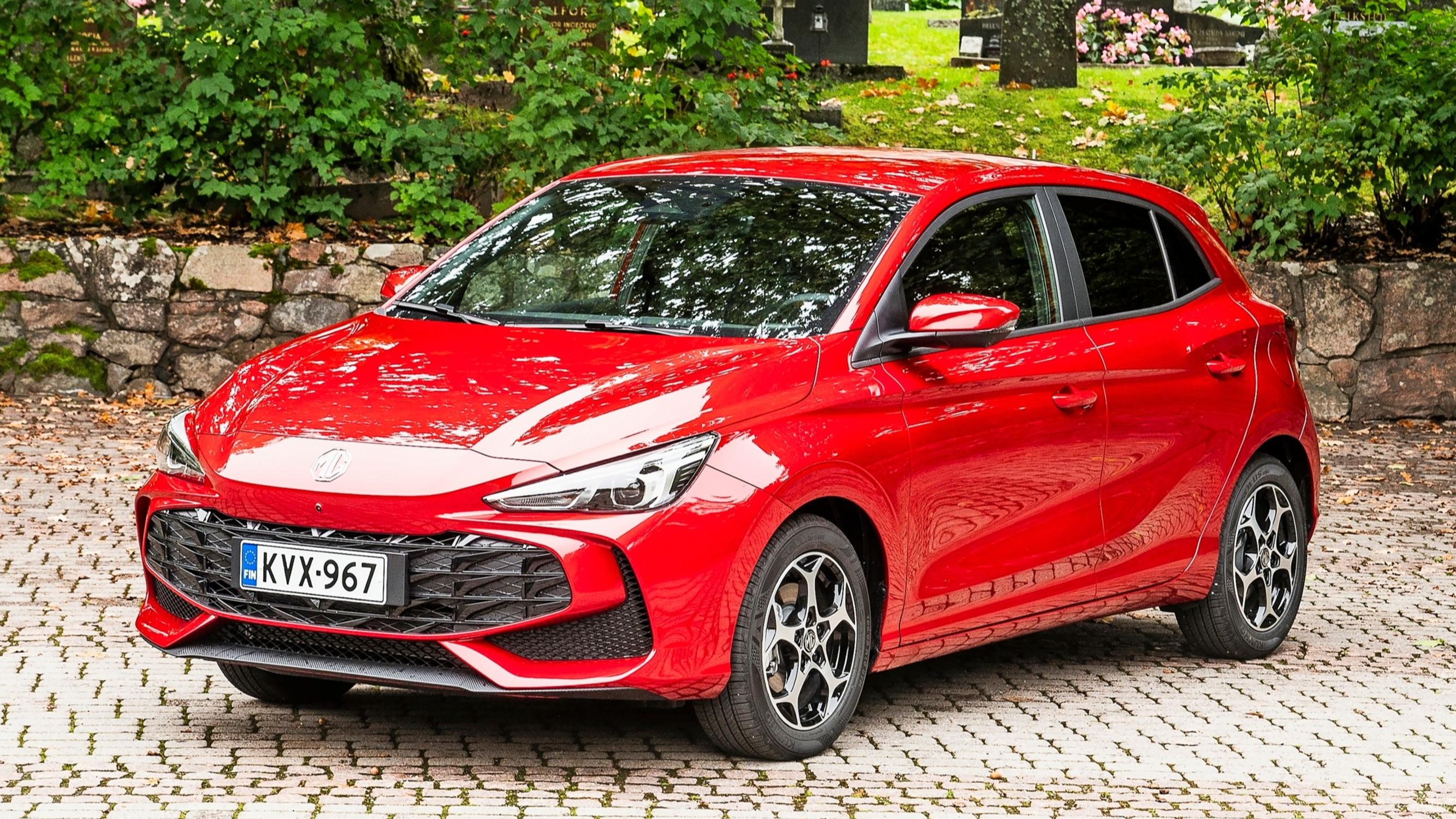 MG3 Hybrid+ on varsinainen säästöpossu – bensaa kuluu rauhallisella ajolla alle viisi litraa satasella