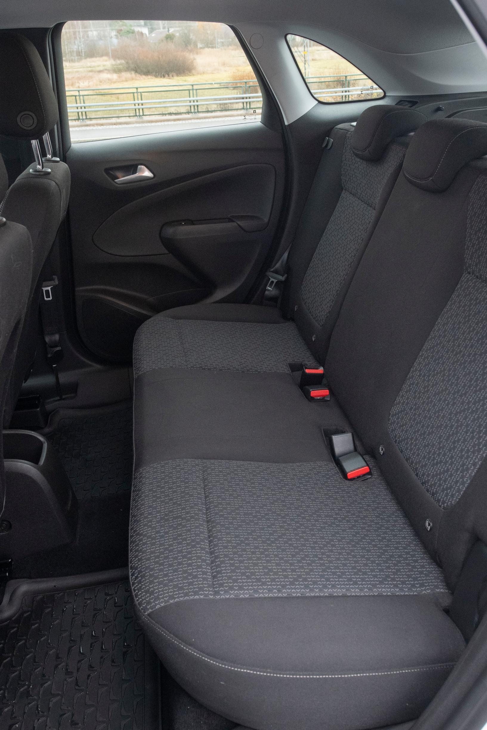 Opel crossland vm. 2021 Comfort 130 Turbo A takapenkki