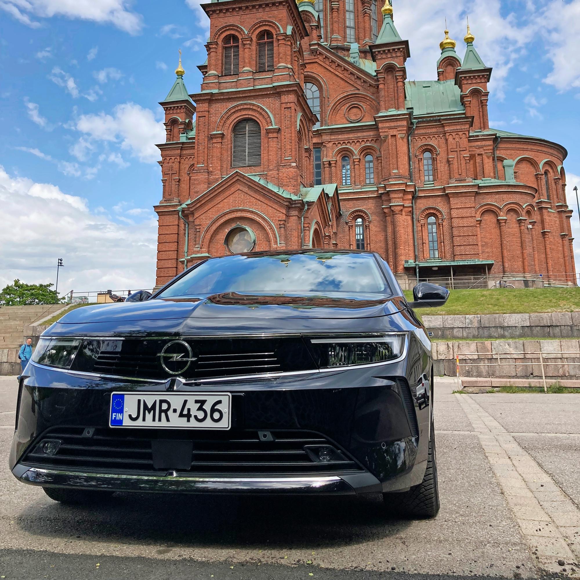Opel Astran lataushybridi – 10 000 kilometrin käyttötestin kulut 0,43 € / km