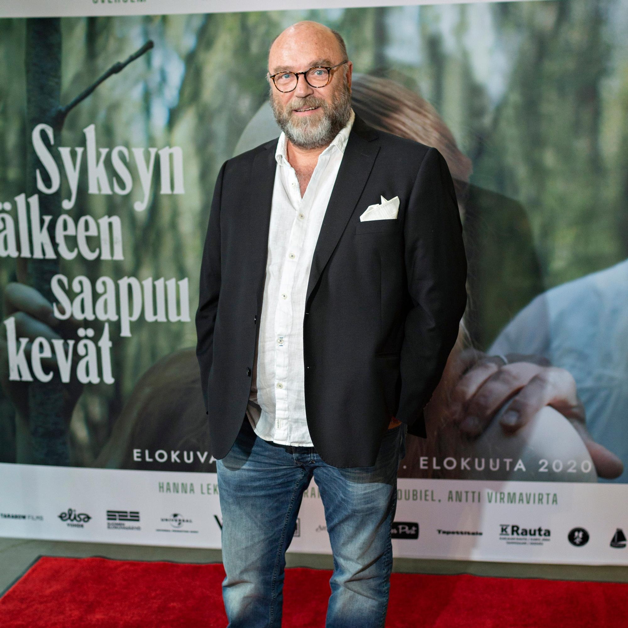 Pertti Sveholm: "Yrityksistäni huolimatta en ole oppinut vieläkään täysin ymmärtämään naista" 