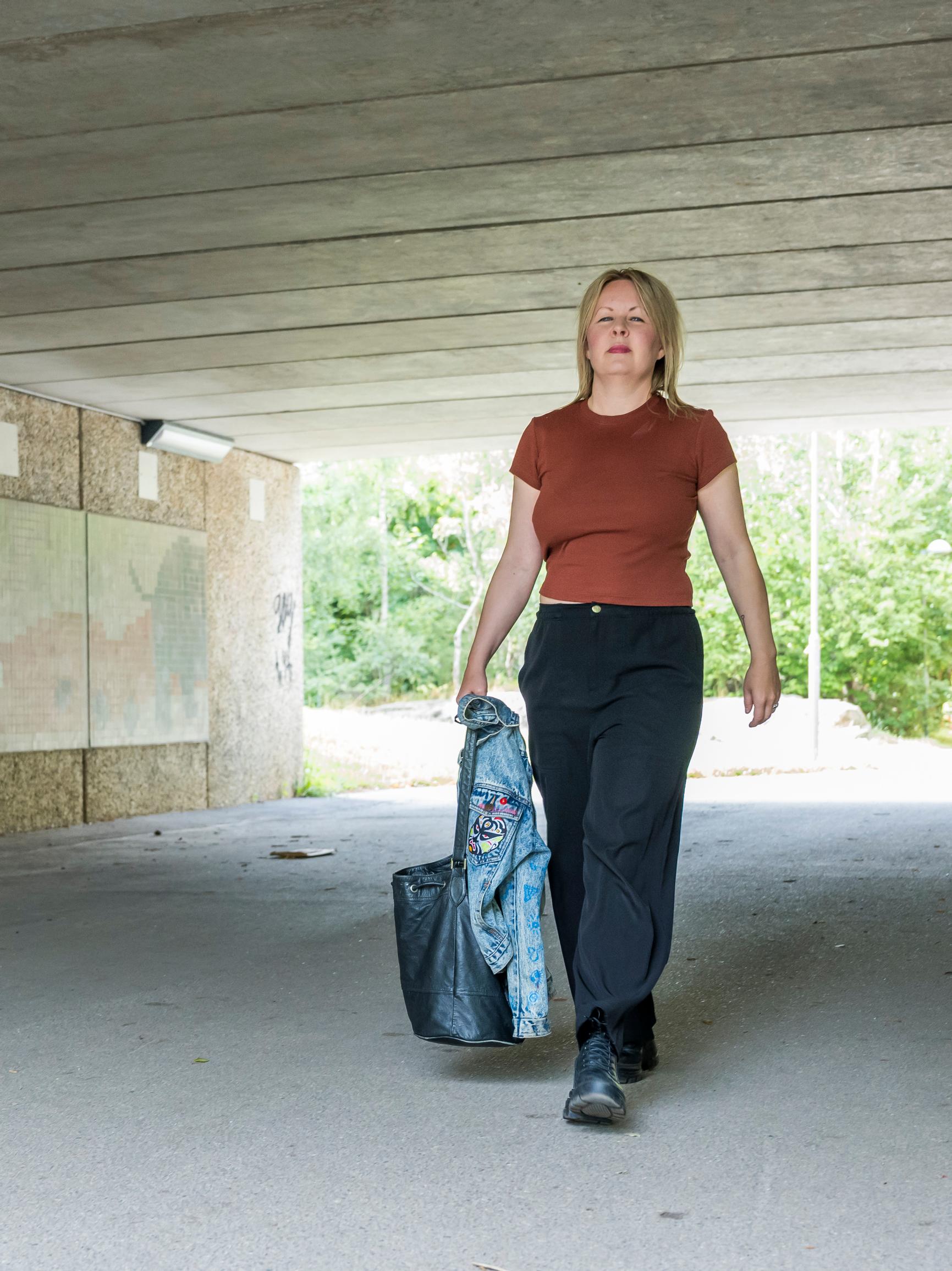Ruotsinsuomalainen Lina Puranen on nähnyt, miten suomalaisuudesta on tullut siistiä Ruotsissa – ”Emme me tarvitse ruotsalaisten hyväksyntää”