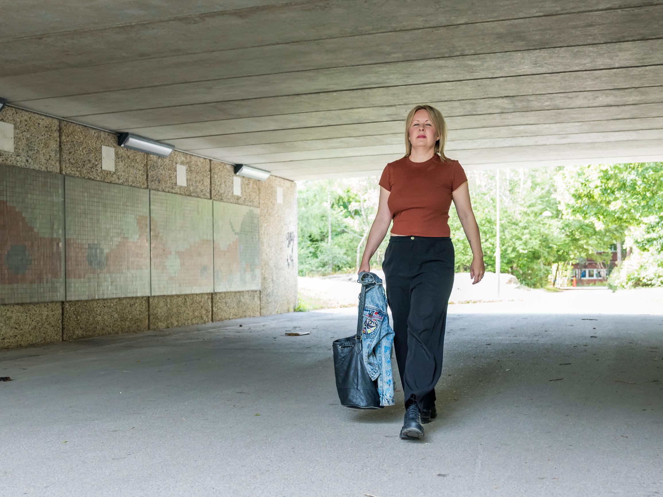 Ruotsinsuomalainen Lina Puranen on nähnyt, miten suomalaisuudesta on tullut siistiä Ruotsissa – ”Emme me tarvitse ruotsalaisten hyväksyntää”