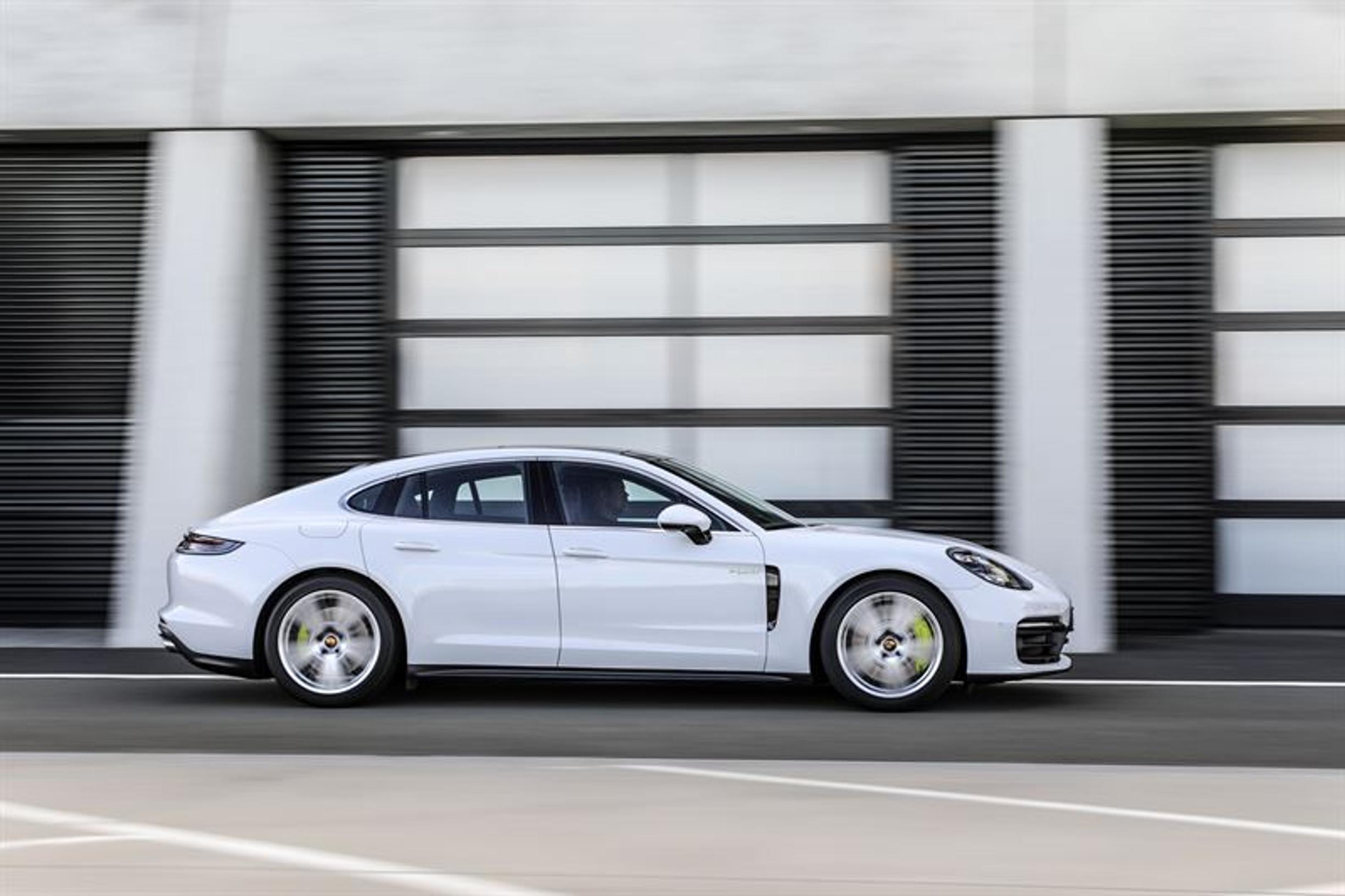 Porsche julkisti uuden Panameran - tässä tuhti faktapaketti ja kuvat