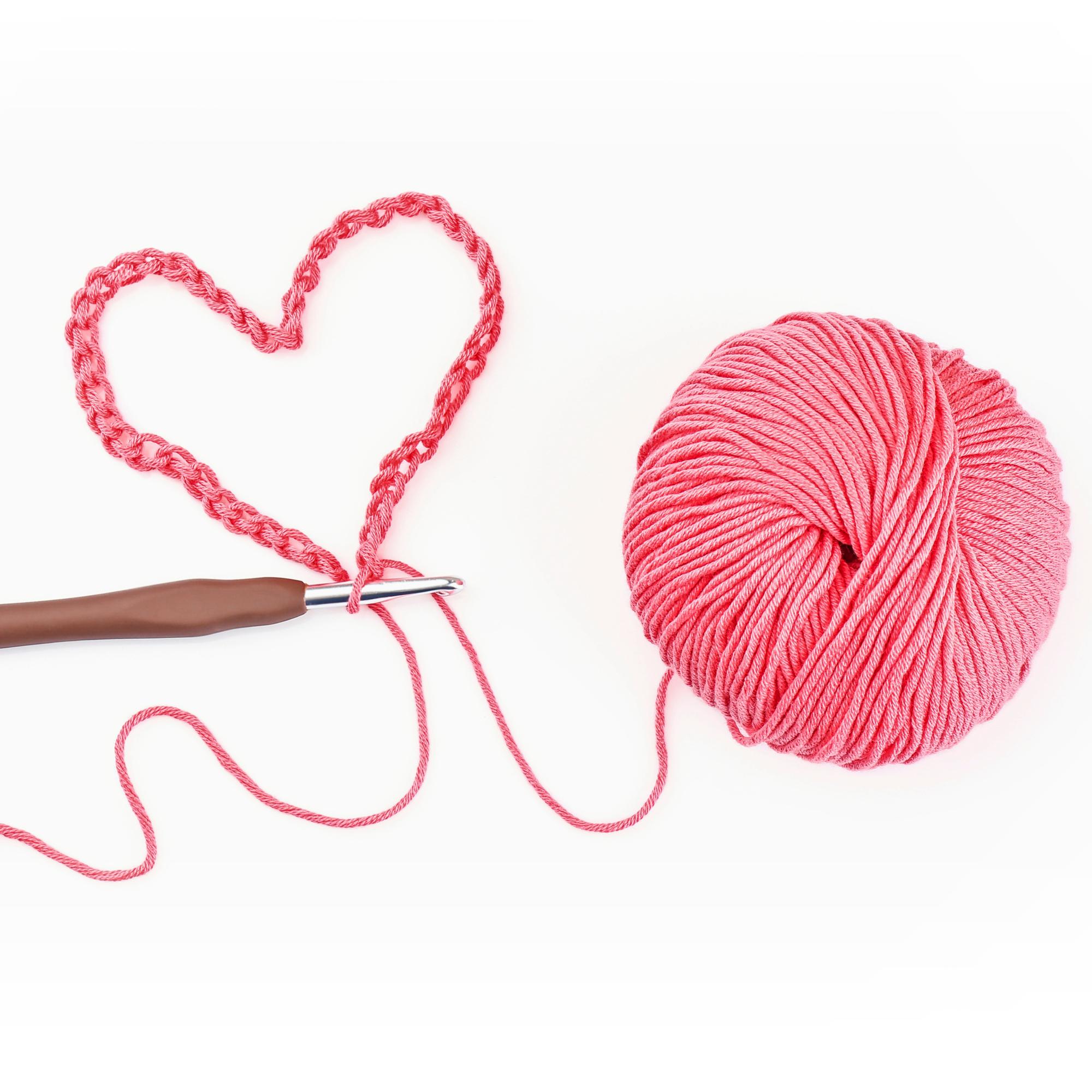 Sankasakset, avaajahatut ja sormituet – Kun käsien nivelrikko hankaloittaa arkea, on aika tarttua apuvälineisiin