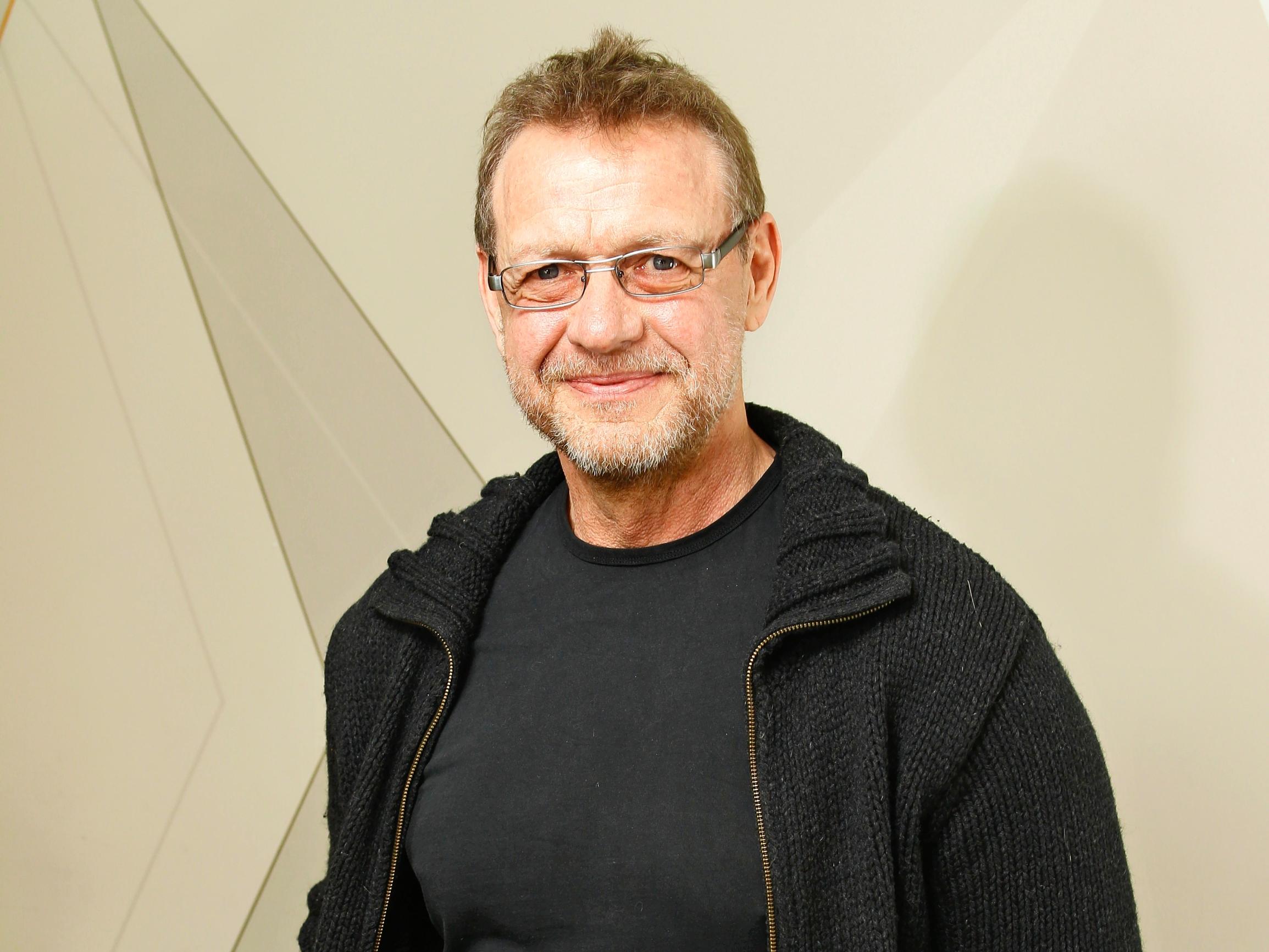 ”En voinut mennä rauhassa minnekään, ihmiset hyökkäsivät kimppuun”  – Metsolat-sarjan Ristona tunnettu Svante Martin unohti olevansa näyttelijä 