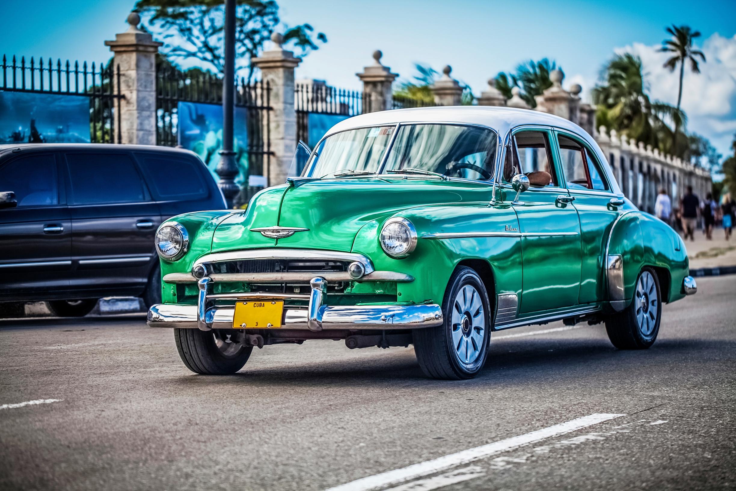 Kuuban jenkkiautot tekevät maasta vanhojen autojen harrastajien ykköskohteen. Tästä syystä maa vilisee 1950-luvun upeita jenkkiautoja.