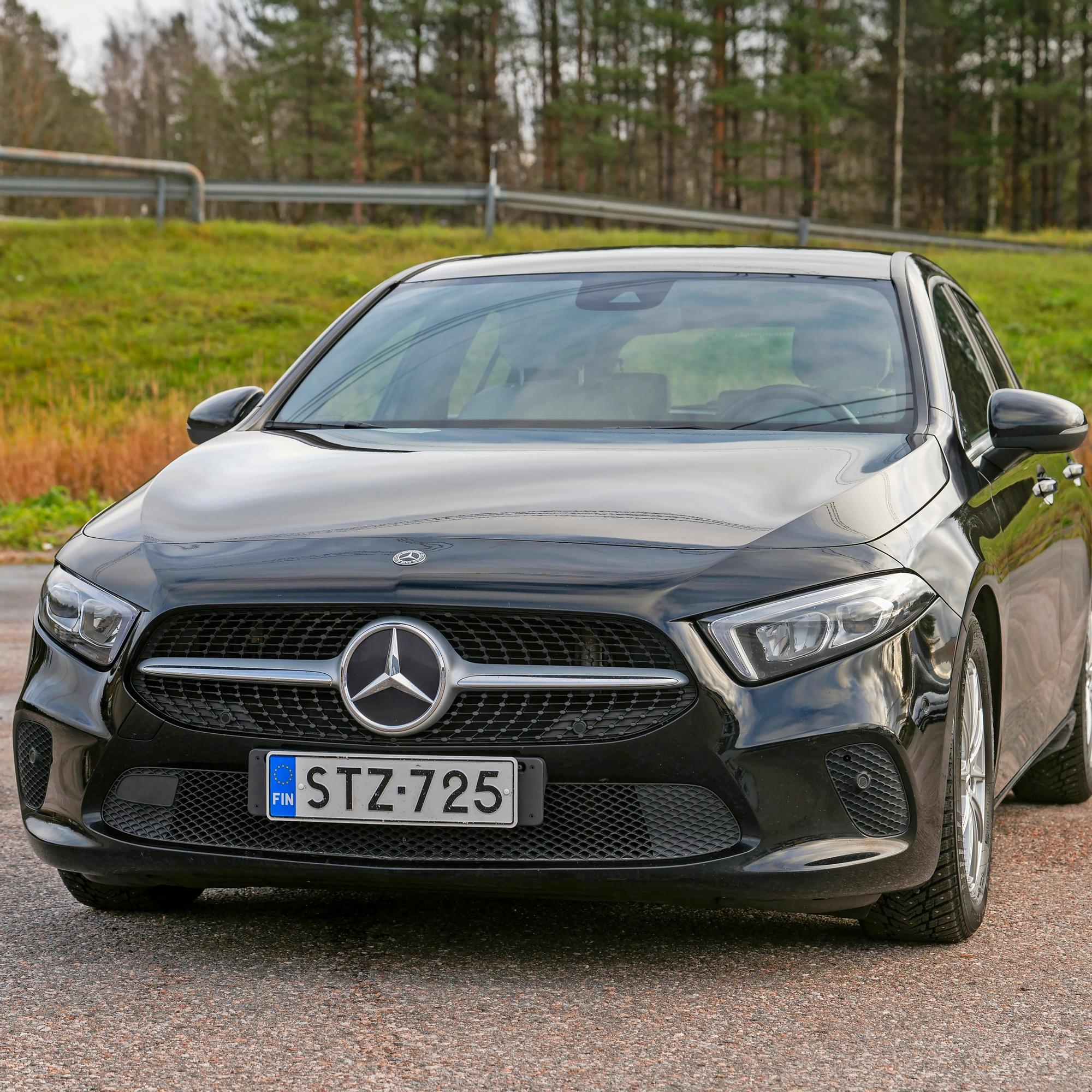 Suomessa tehty Mercedes-Benz A 180 vm. 2019 – Näyttävää mutta kompaktin kokoista autoa etsivälle ostajalle – hinnassa pientä premium-lisää