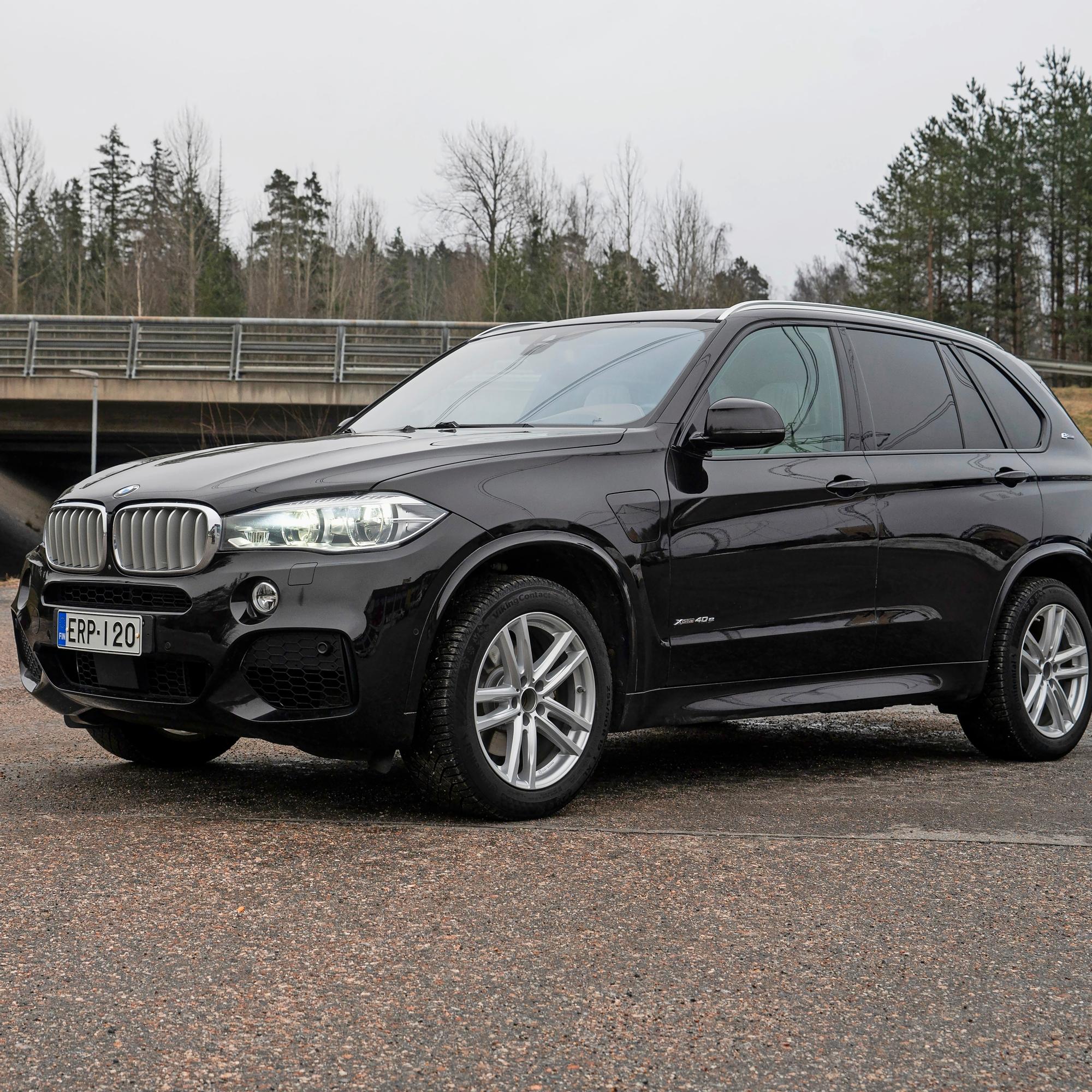 BMW X5 vm. 2018 – Tämä ladattava hybridi ei ole mikään ekoauto, mutta komea se on