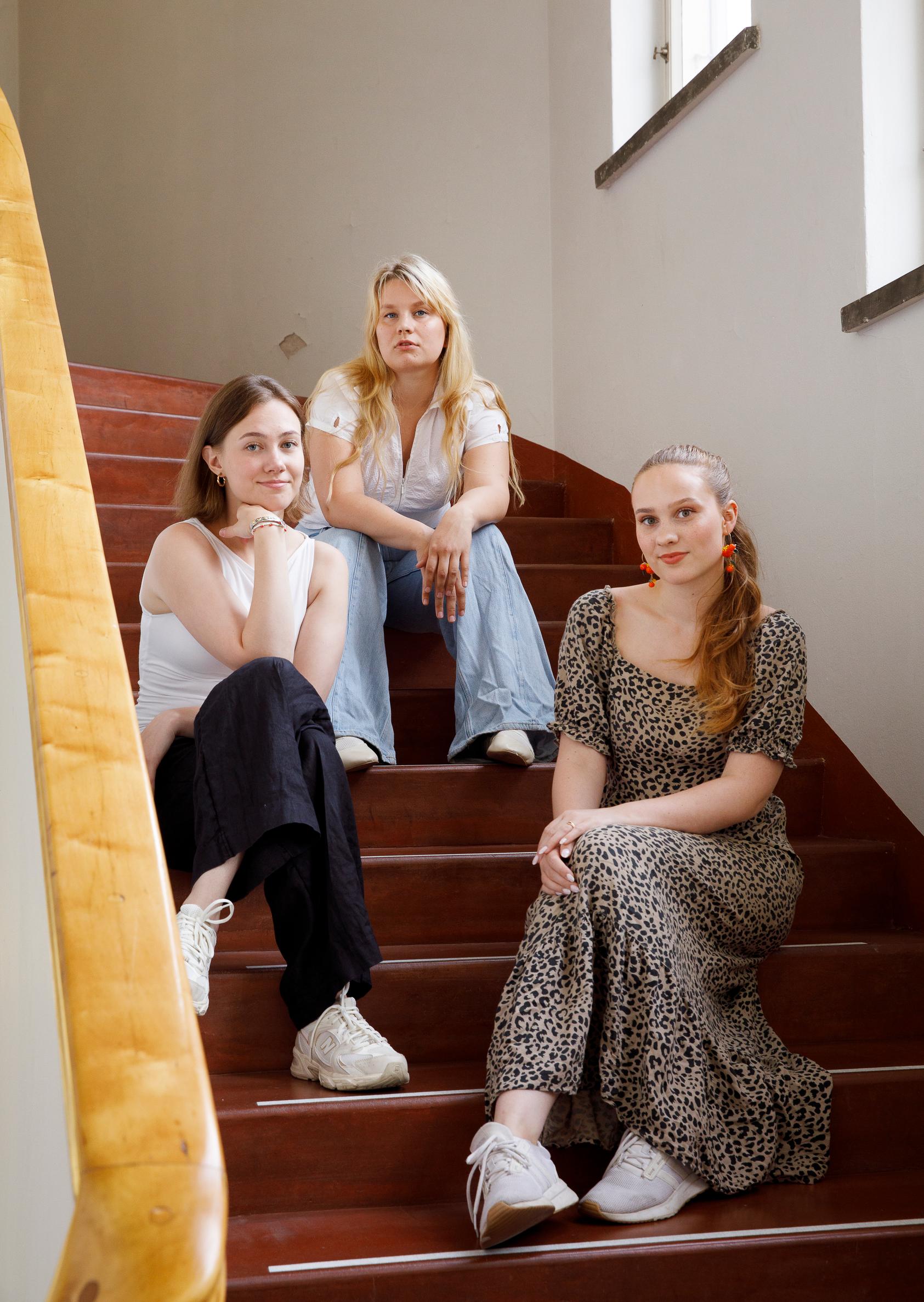 Nelli Räty, Riina Tanskanen ja Veera Törmikoski (vasemmalta oikealle).